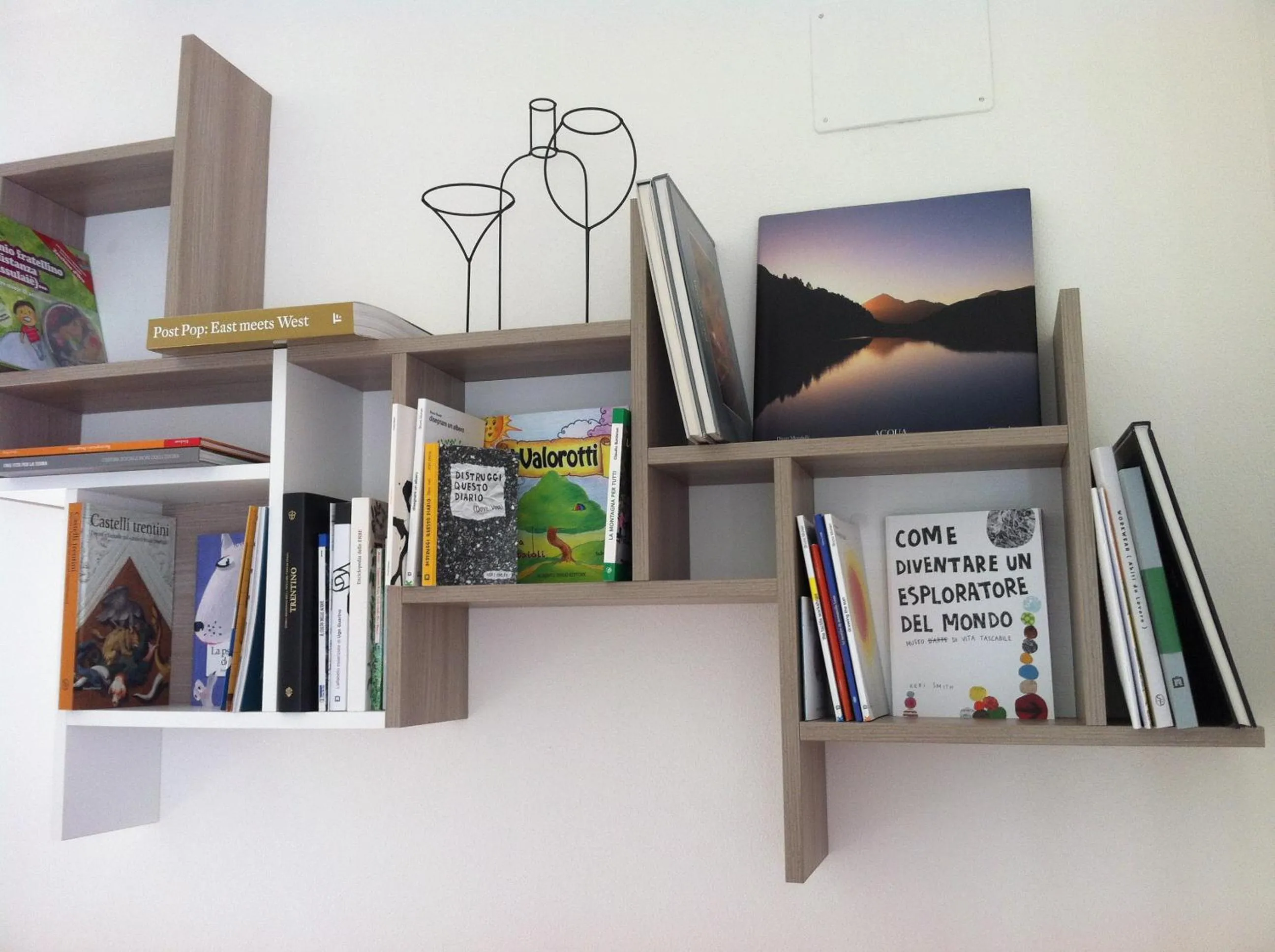 Library in Nenez B&B