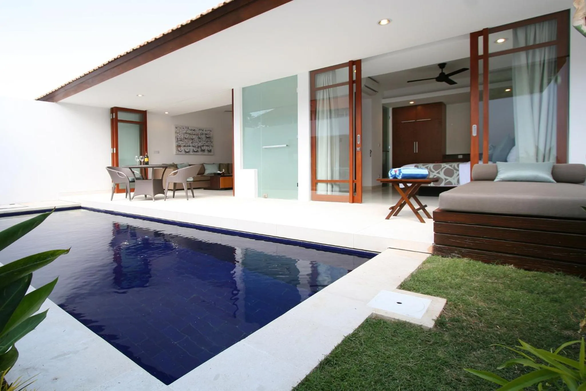 Swimming pool in Smart Comfort Apartments