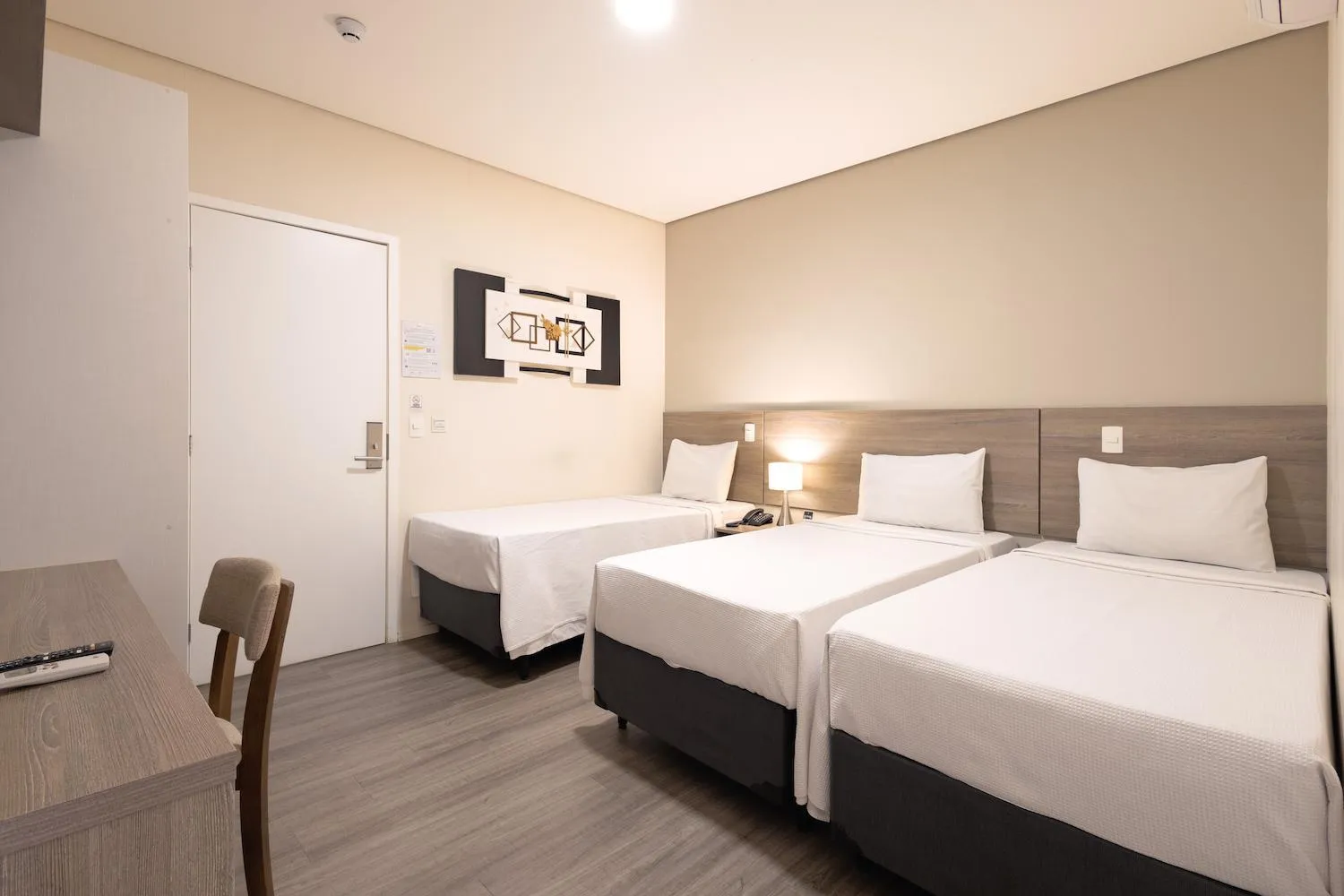 Bed in Sumaré Park Hotel