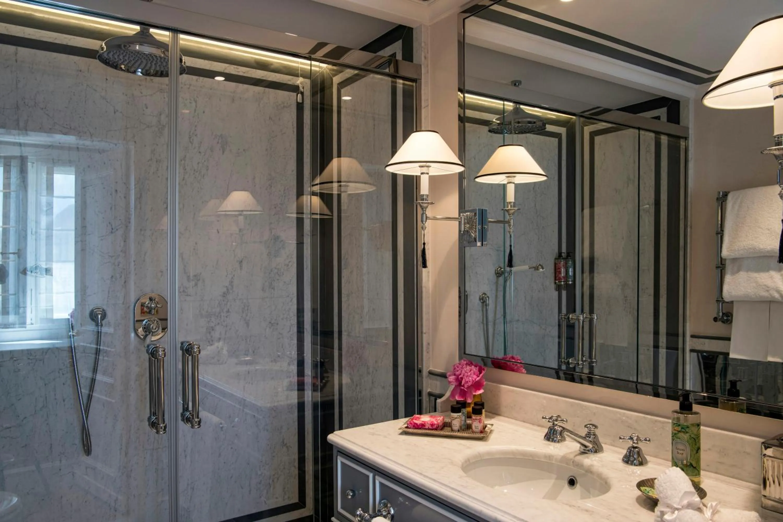 Bathroom in Hotel d’Inghilterra Roma – Starhotels Collezione