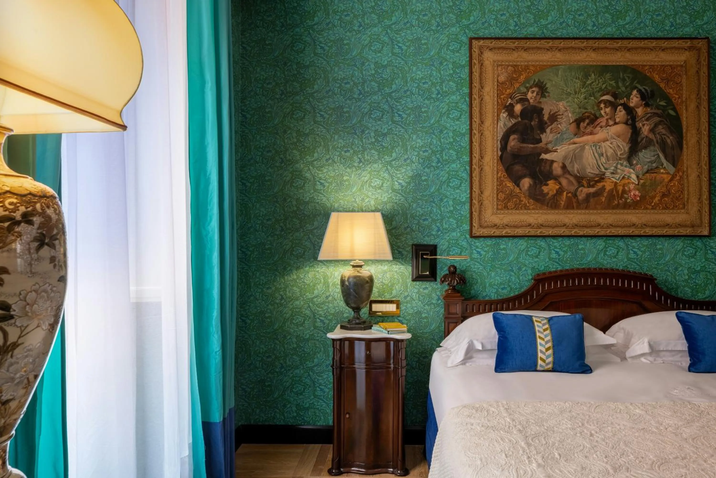 Photo of the whole room, Bed in Hotel d’Inghilterra Roma – Starhotels Collezione