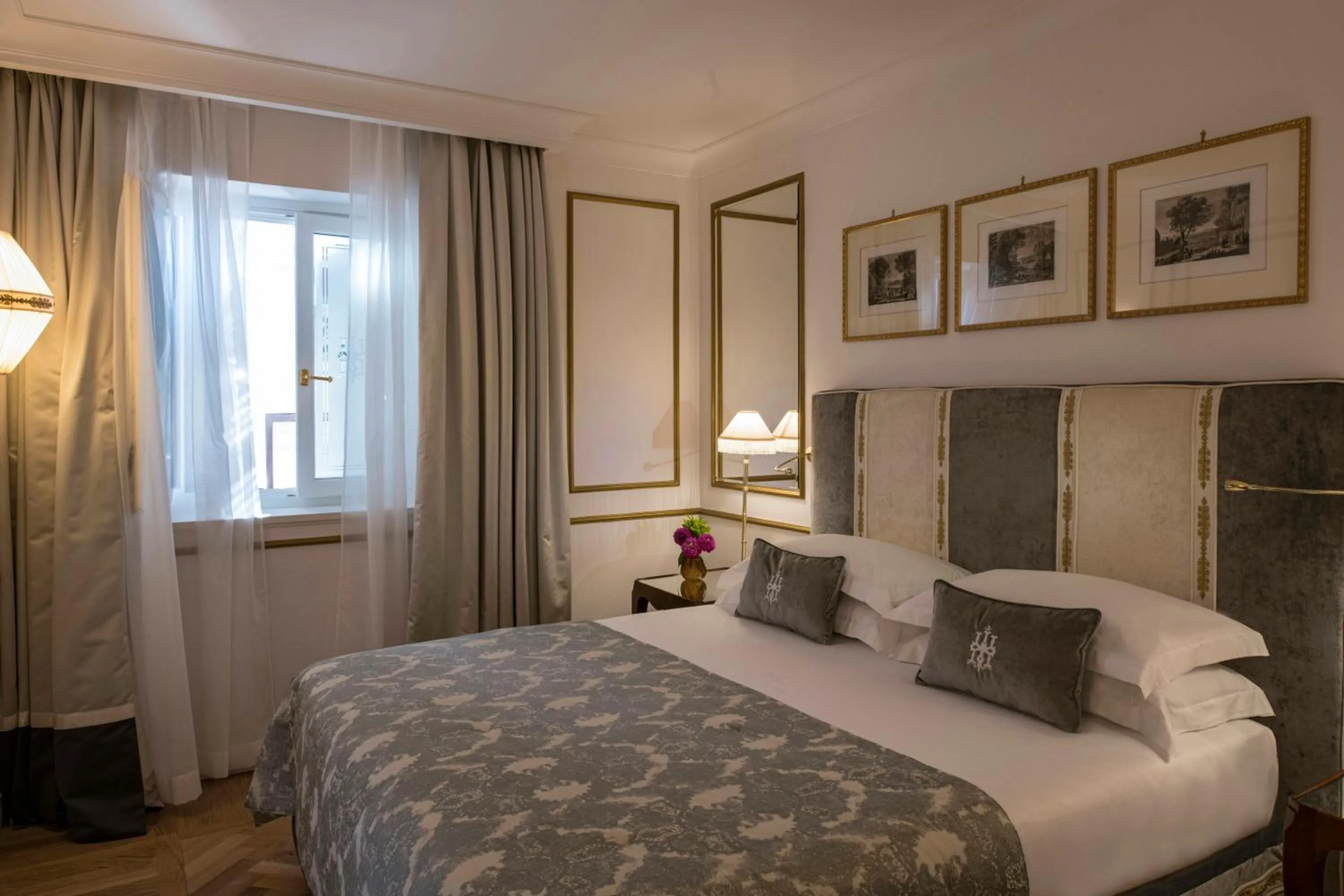 Photo of the whole room, Bed in Hotel d’Inghilterra Roma – Starhotels Collezione