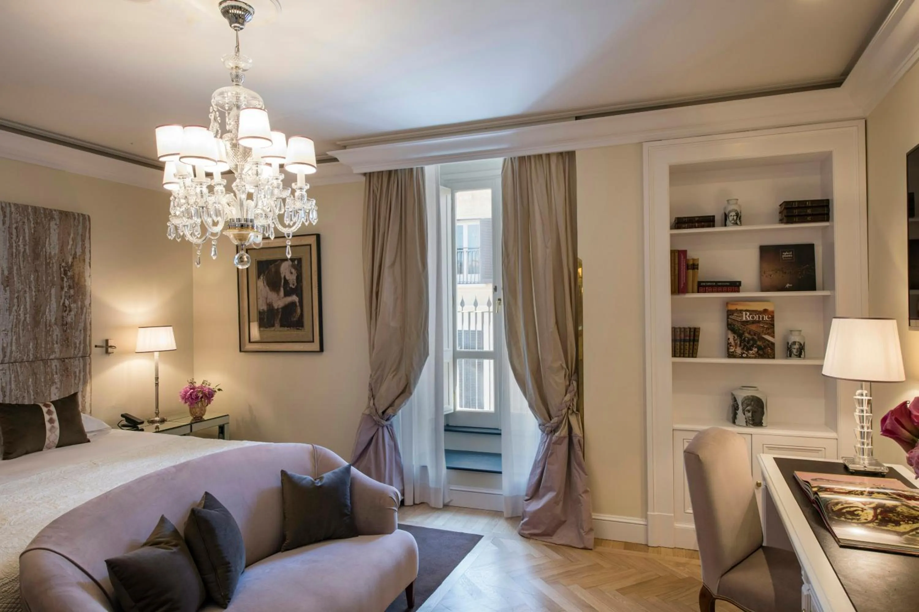 Photo of the whole room in Hotel d’Inghilterra Roma – Starhotels Collezione
