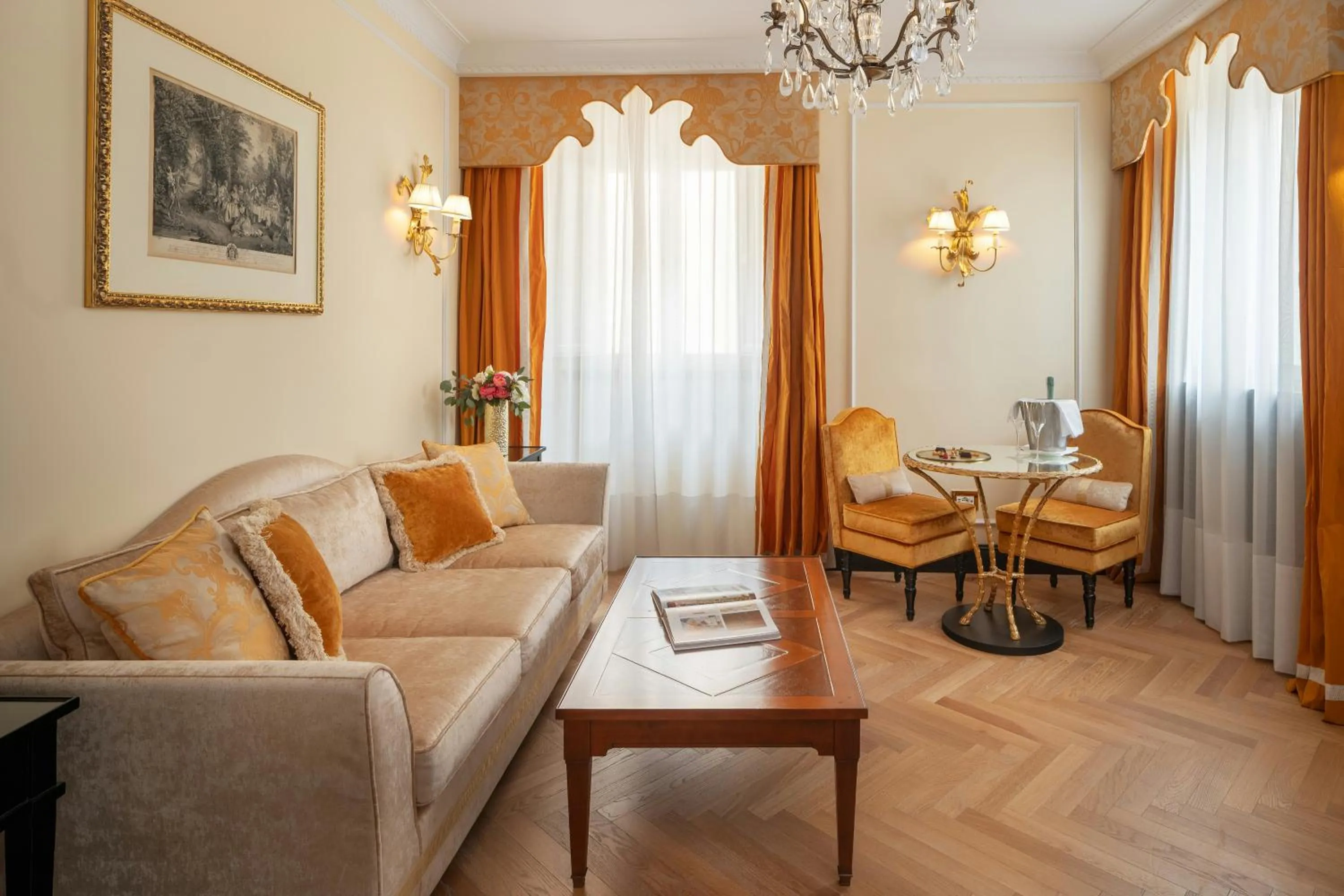 Photo of the whole room in Hotel d’Inghilterra Roma – Starhotels Collezione