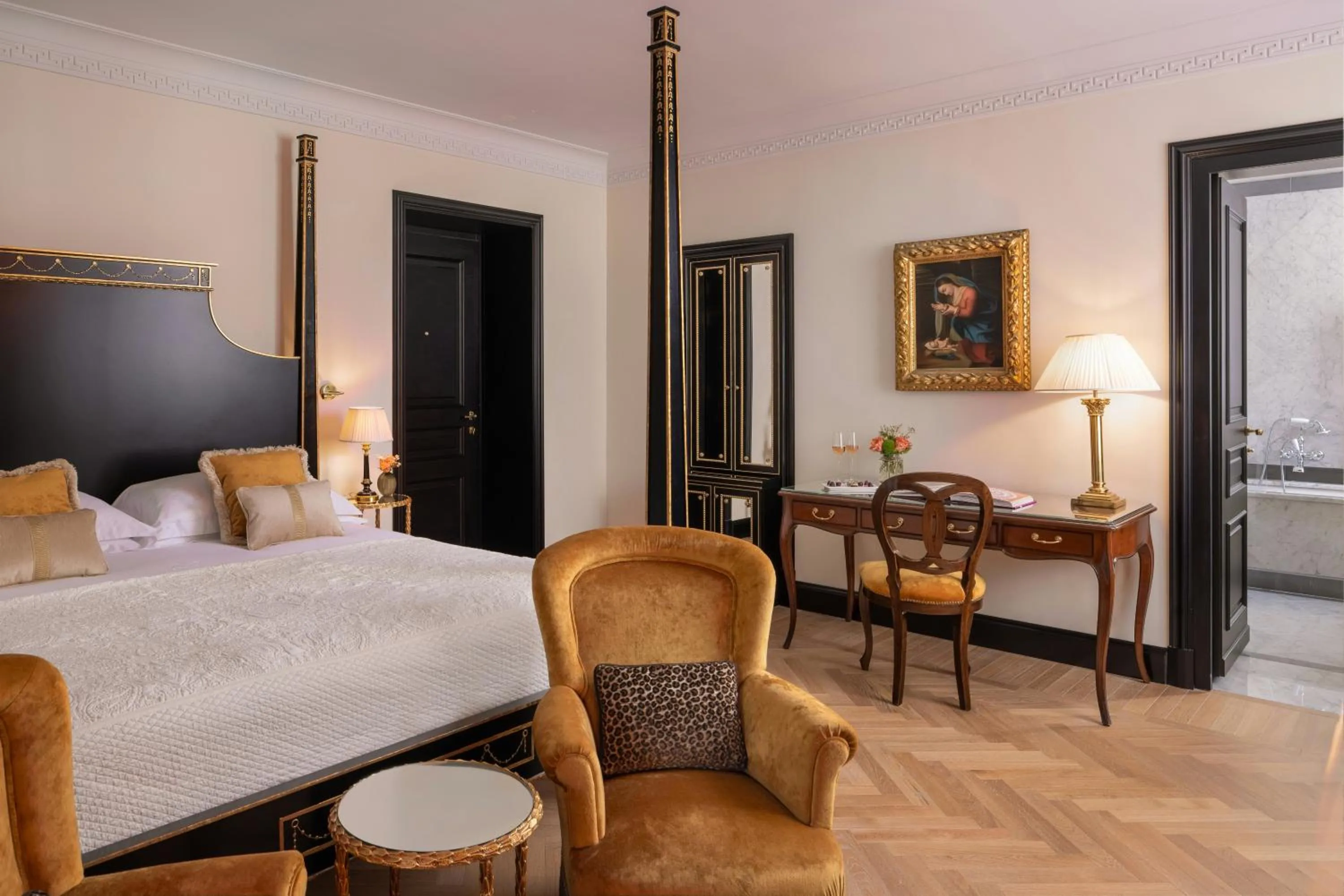 Photo of the whole room, Bed in Hotel d’Inghilterra Roma – Starhotels Collezione