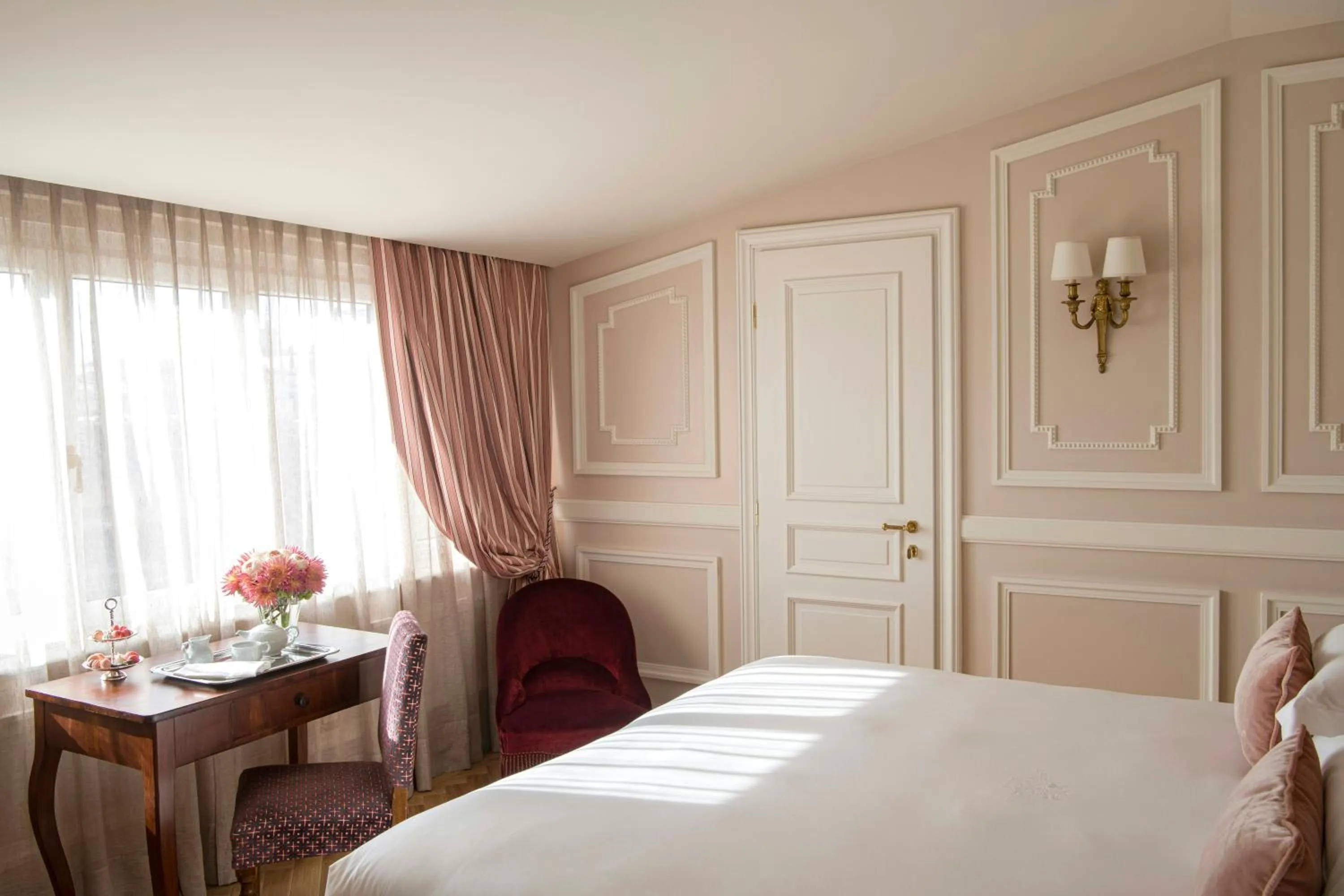 Photo of the whole room, Bed in Hotel d’Inghilterra Roma – Starhotels Collezione