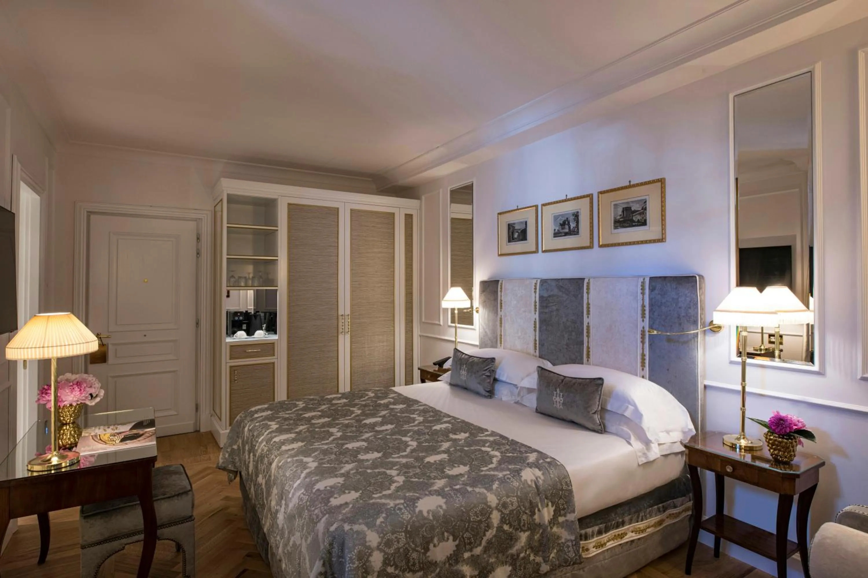 Photo of the whole room, Bed in Hotel d’Inghilterra Roma – Starhotels Collezione