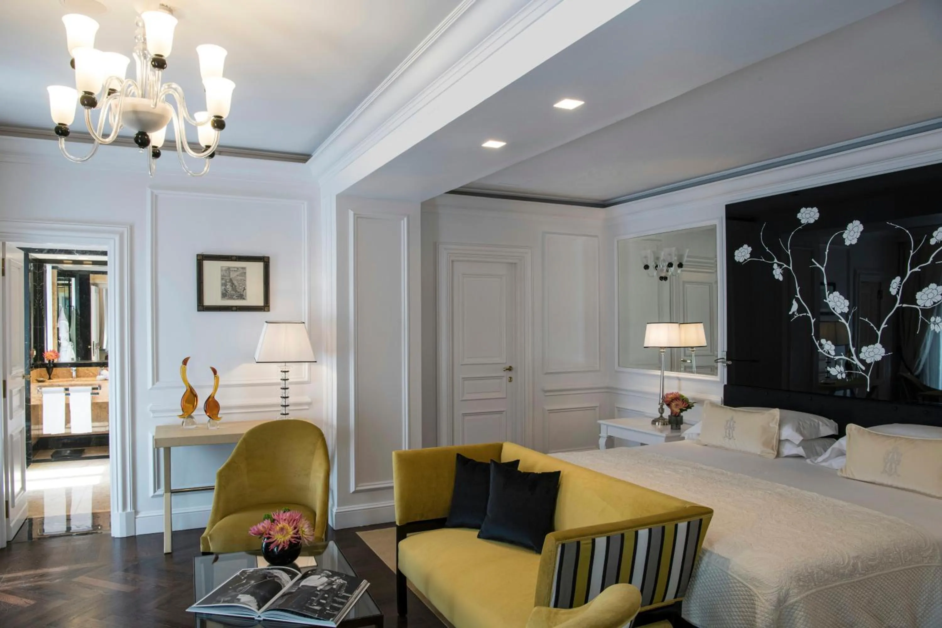 Photo of the whole room in Hotel d’Inghilterra Roma – Starhotels Collezione