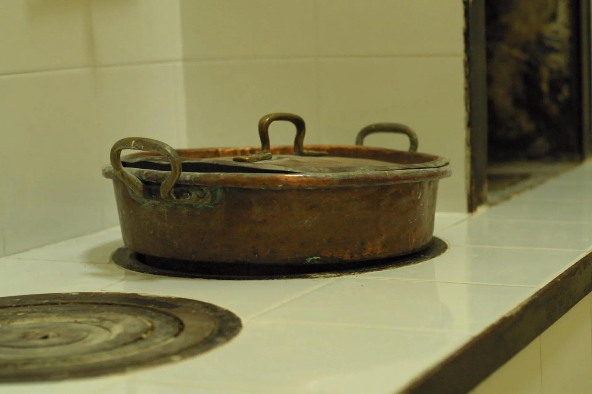 Communal kitchen in 4 Balconi rooms-Boutique B&B