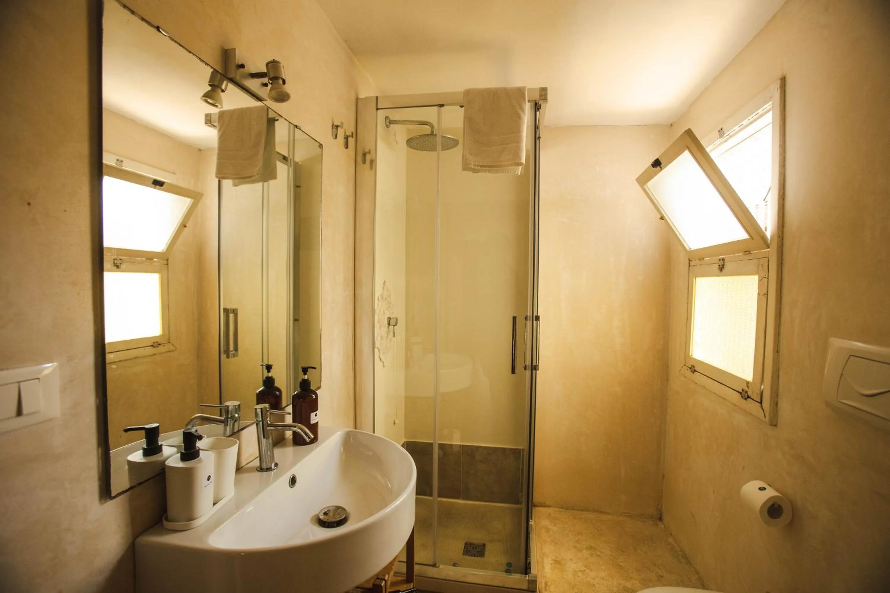 Bathroom in 4 Balconi rooms-Boutique B&B