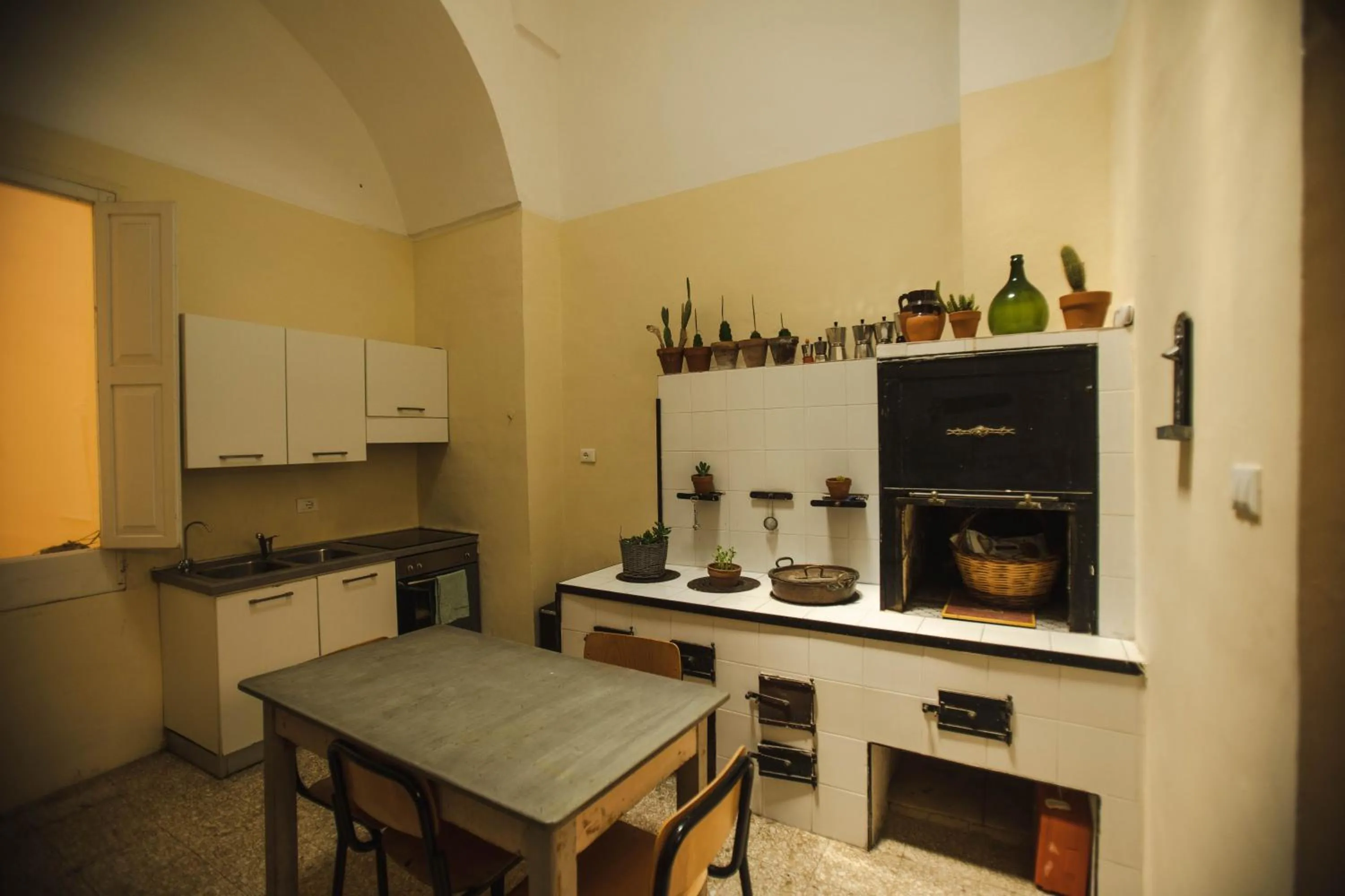 Kitchen or kitchenette in 4 Balconi rooms-Boutique B&B