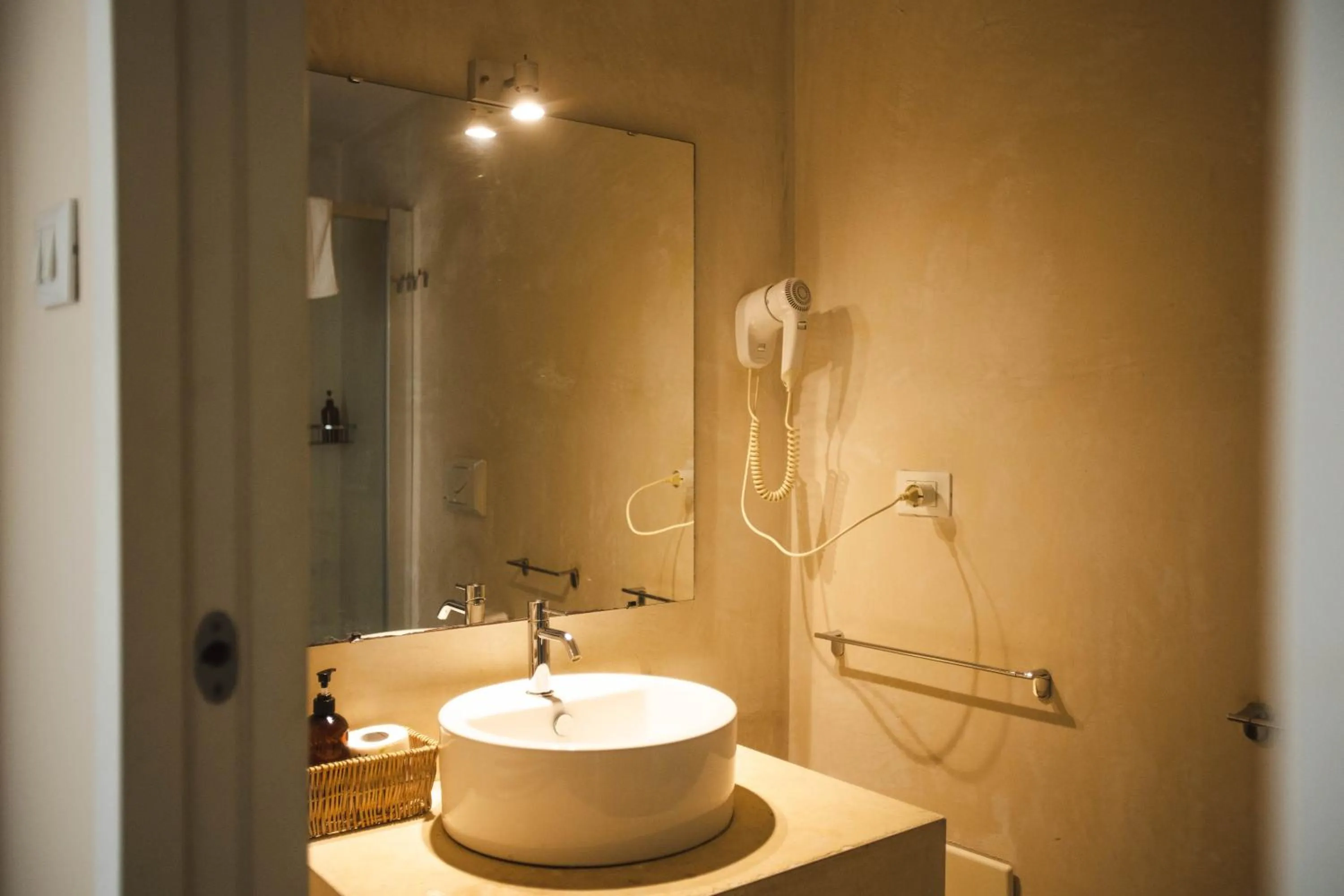 Bathroom in 4 Balconi rooms-Boutique B&B