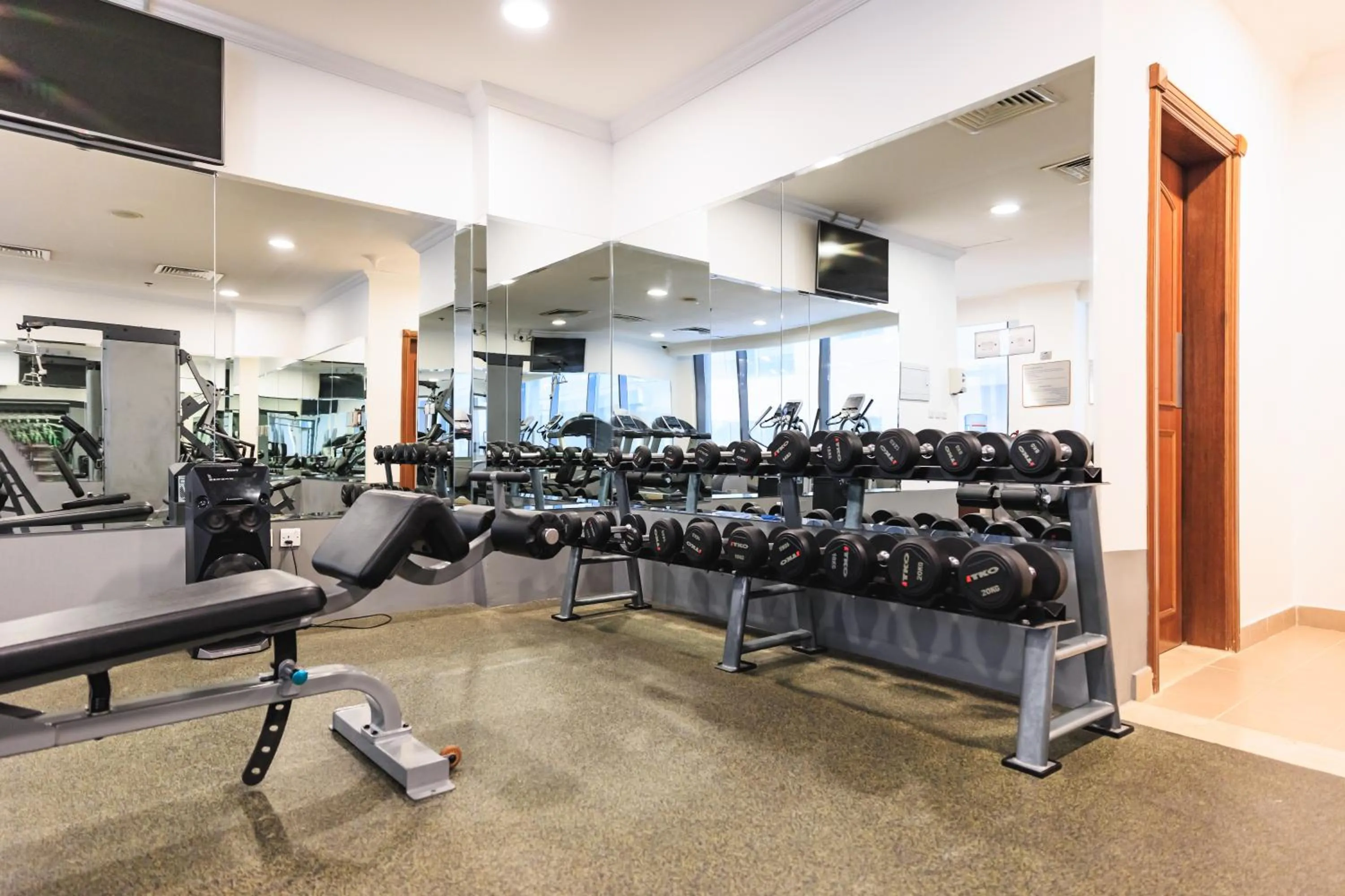 Fitness centre/facilities in Sapphire Plaza Hotel