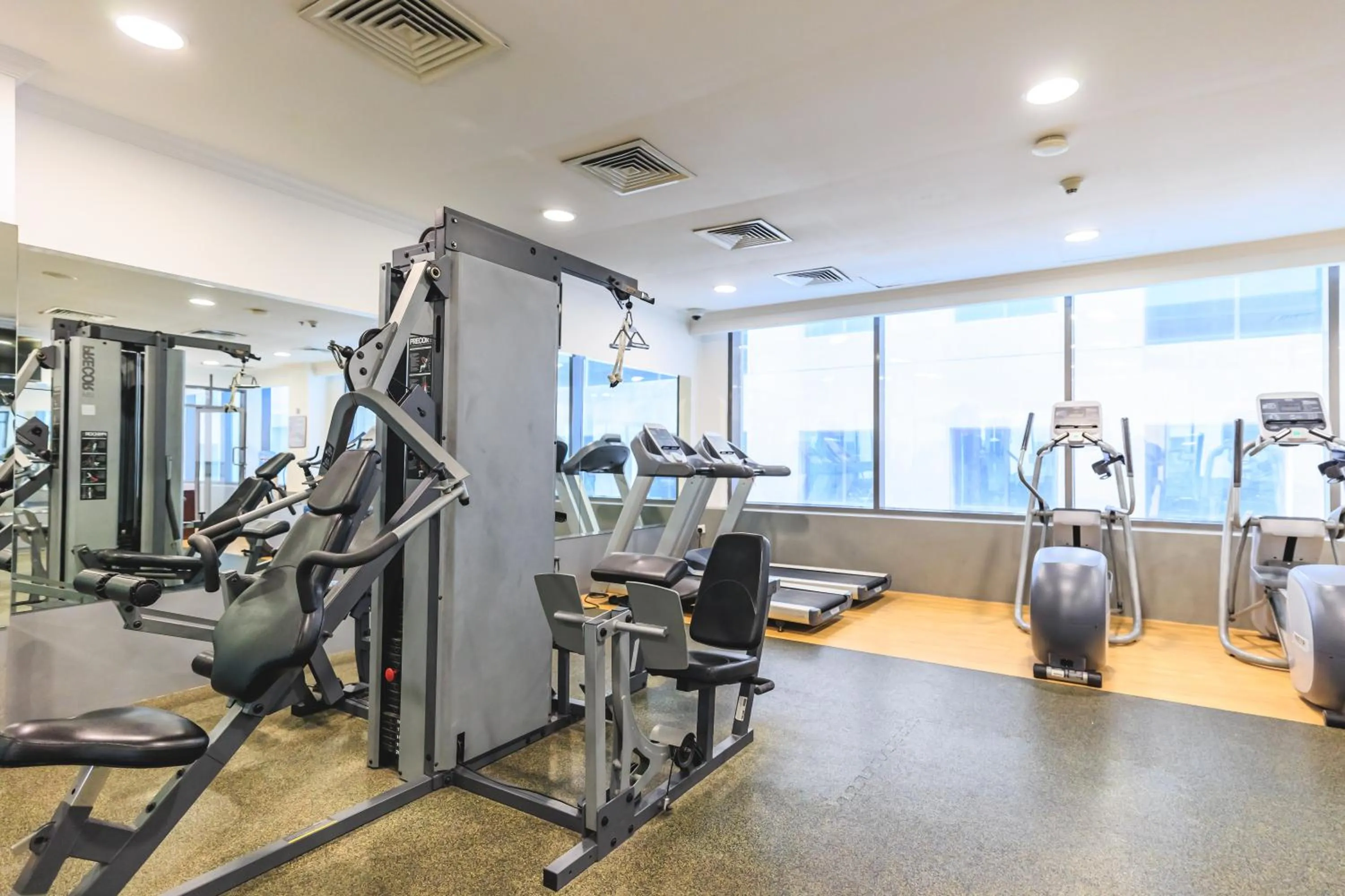 Fitness centre/facilities in Sapphire Plaza Hotel