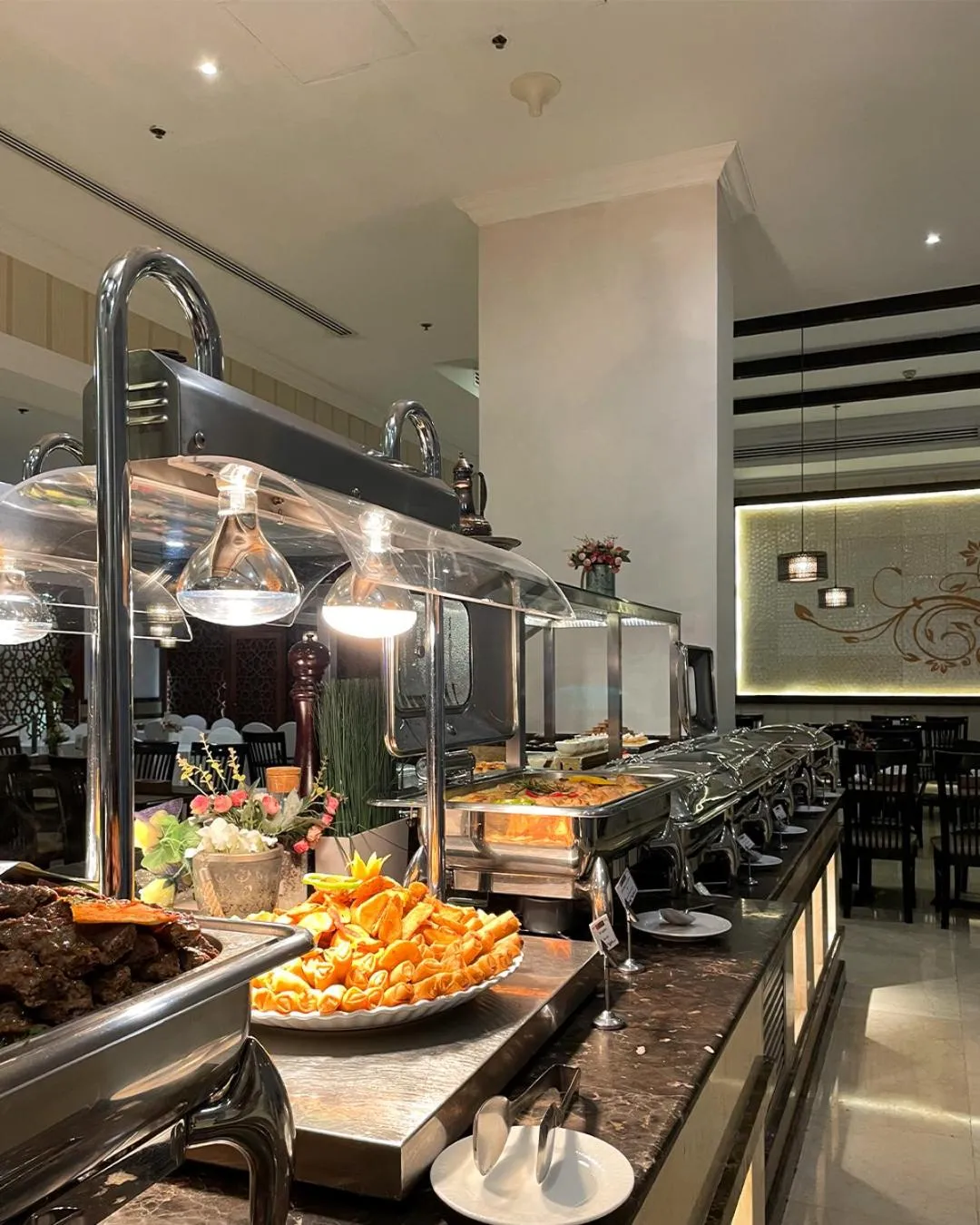 Restaurant/places to eat in Sapphire Plaza Hotel