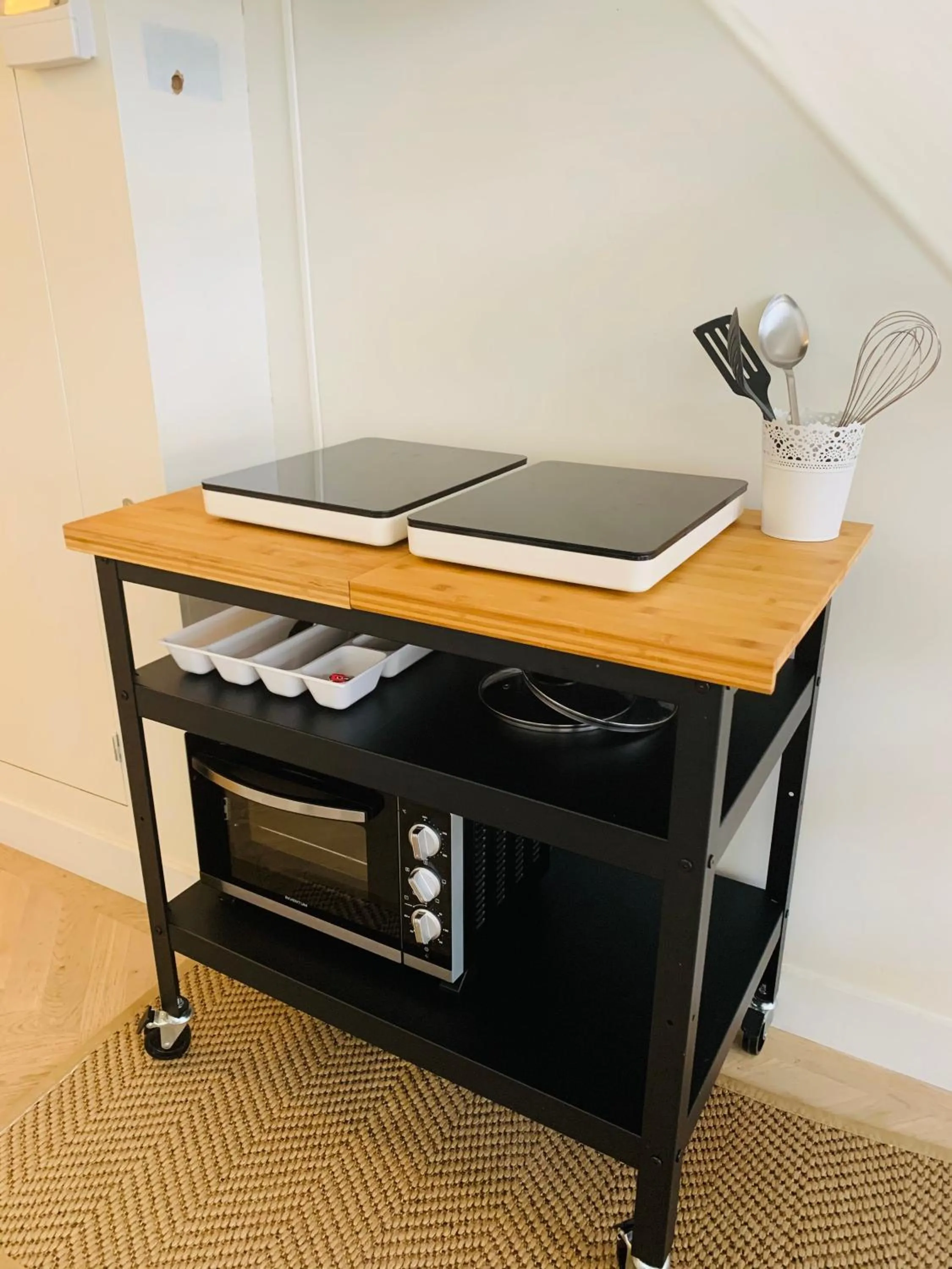 Kitchen or kitchenette in Sleep&Stay Floris IV