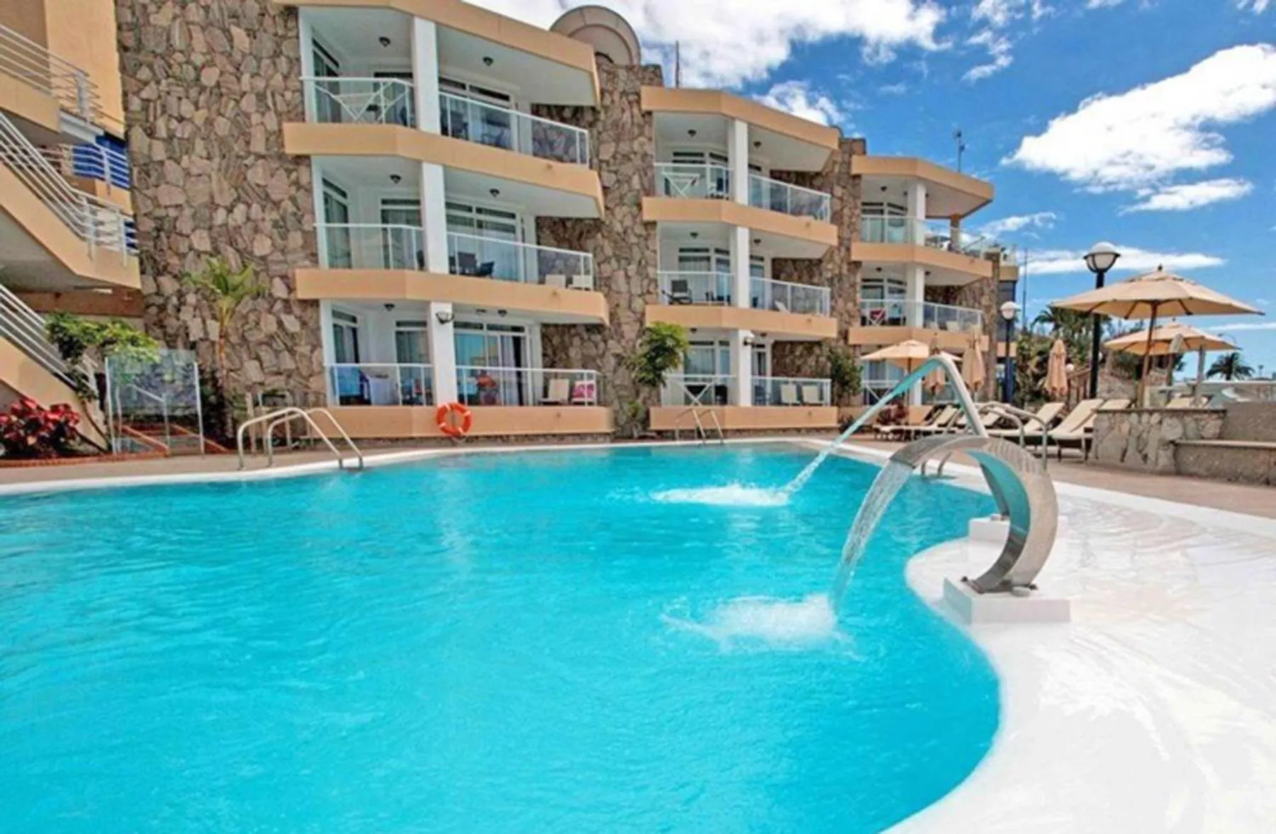 Swimming pool in Holiday Club Vista Amadores