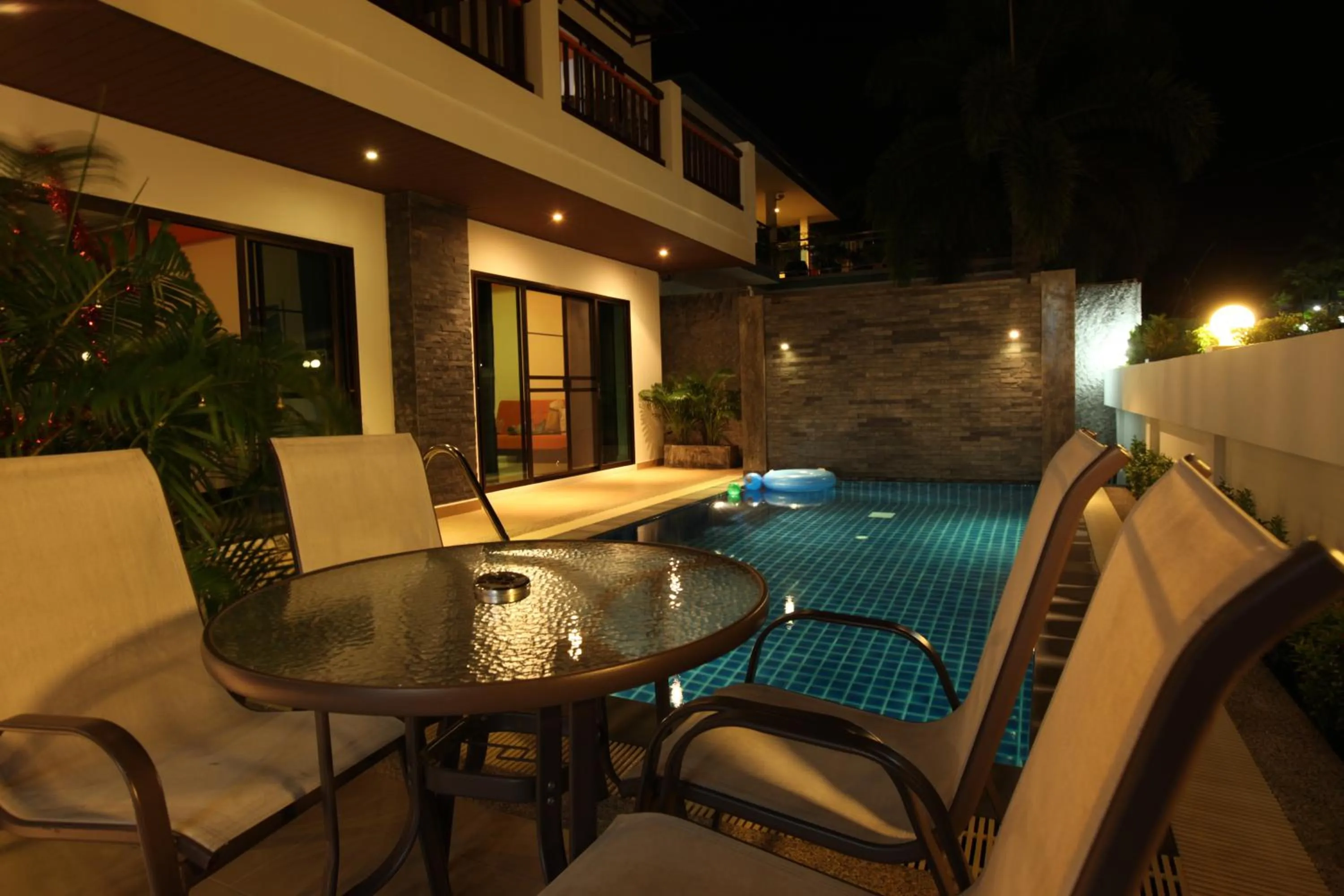 Seating area in Duangjai Residence, Rooms & Apartments