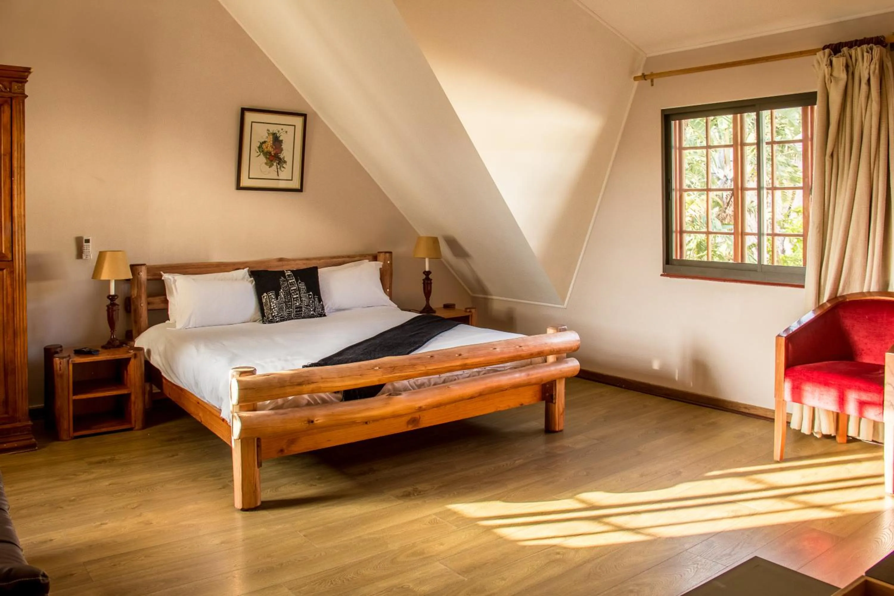 Bedroom, Bed in Winelands Villa Guesthouse and Cottages