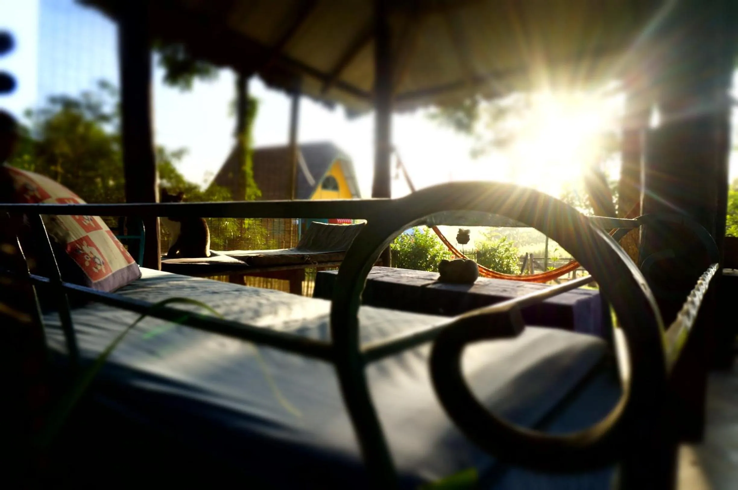 Communal lounge/ TV room in Bannamhoo Bungalows