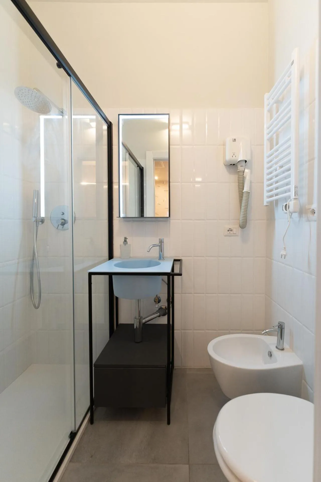 Shower in La Caravella