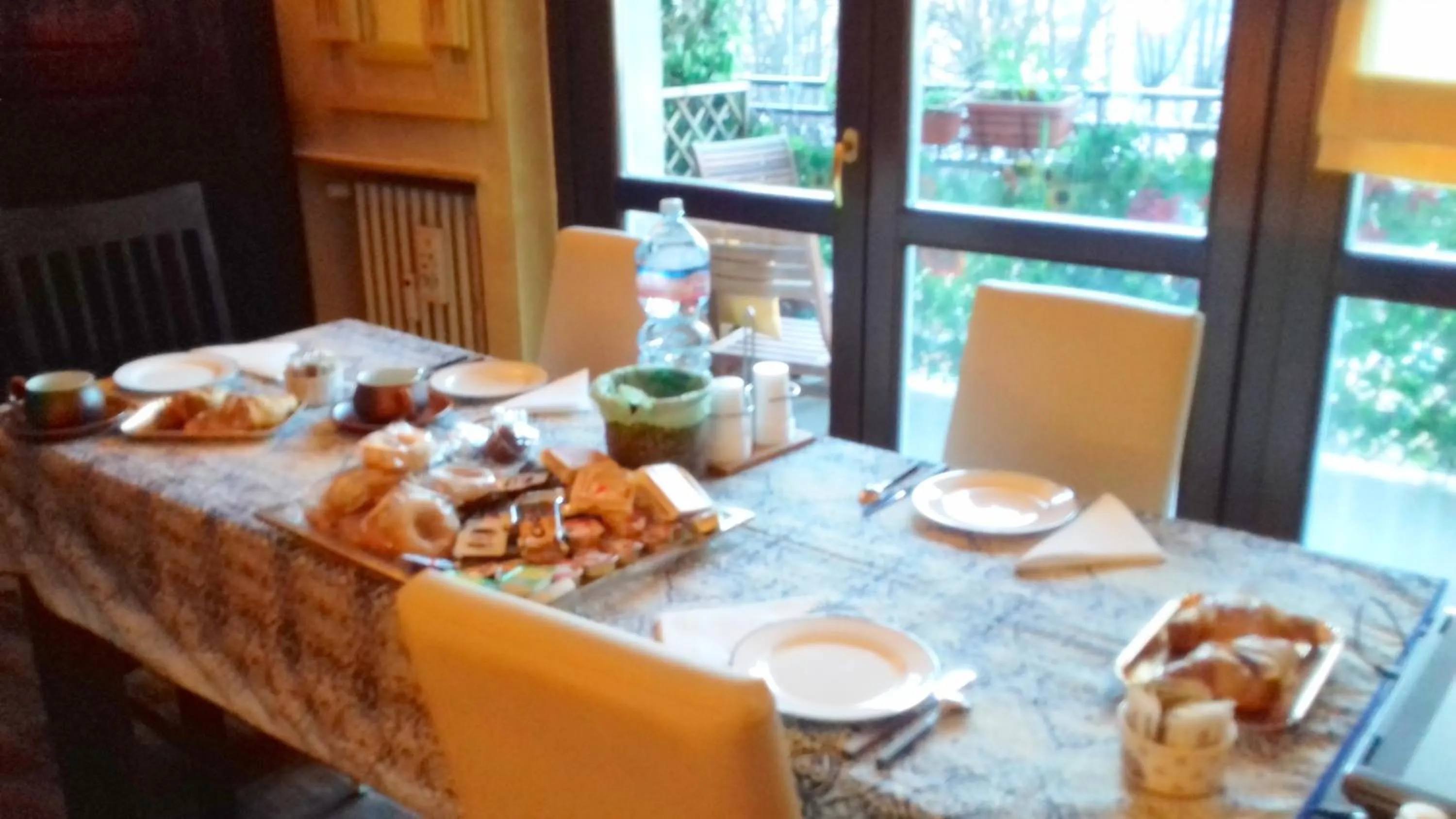 Communal lounge/ TV room in Bed & Breakfast A San Siro 75