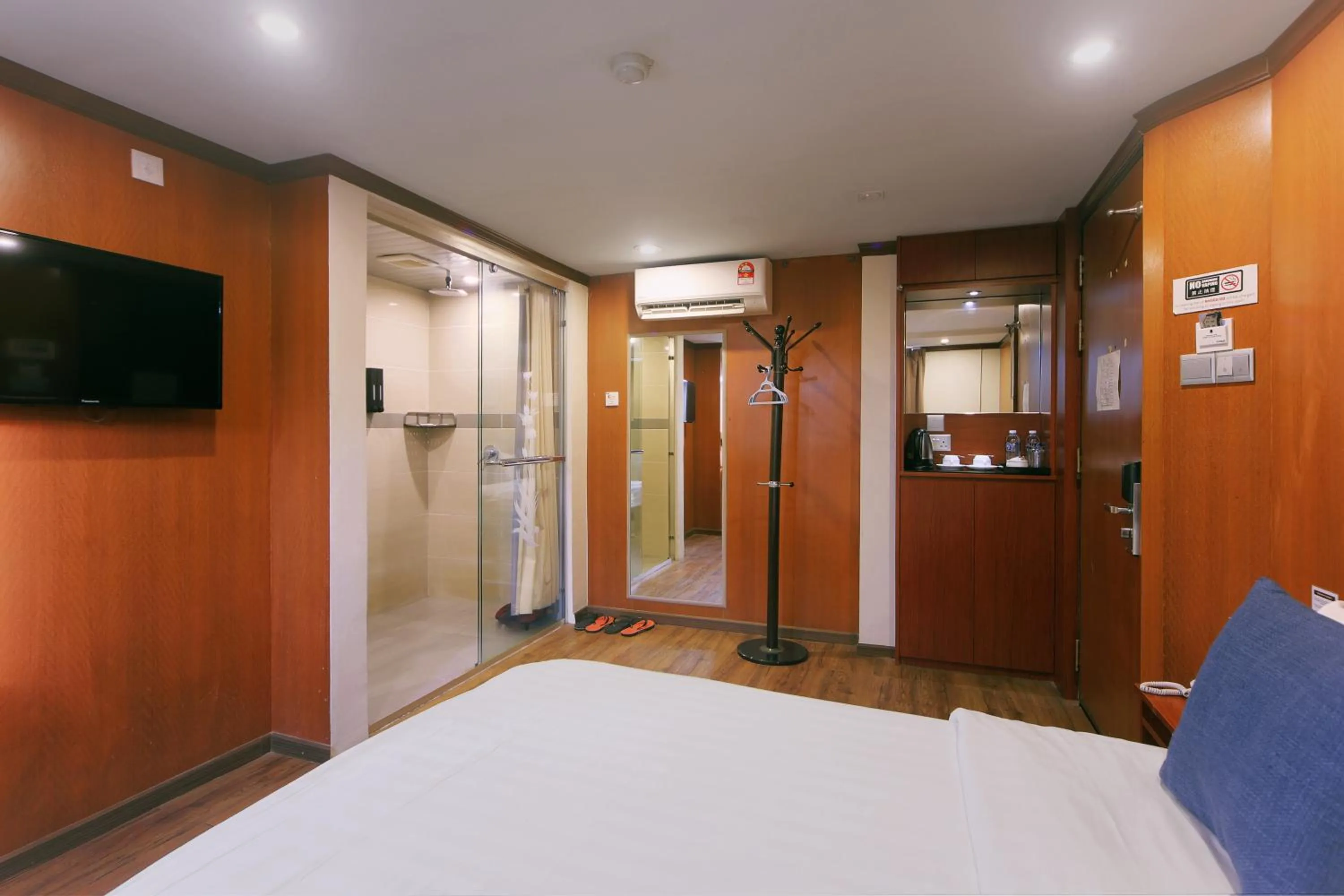 Bed in Chimera Hotel