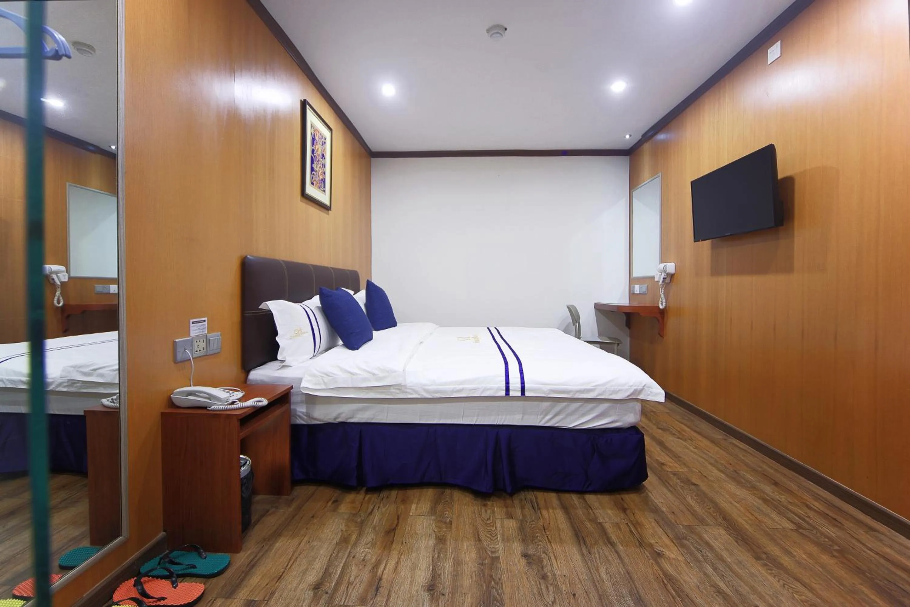 Bed in Chimera Hotel