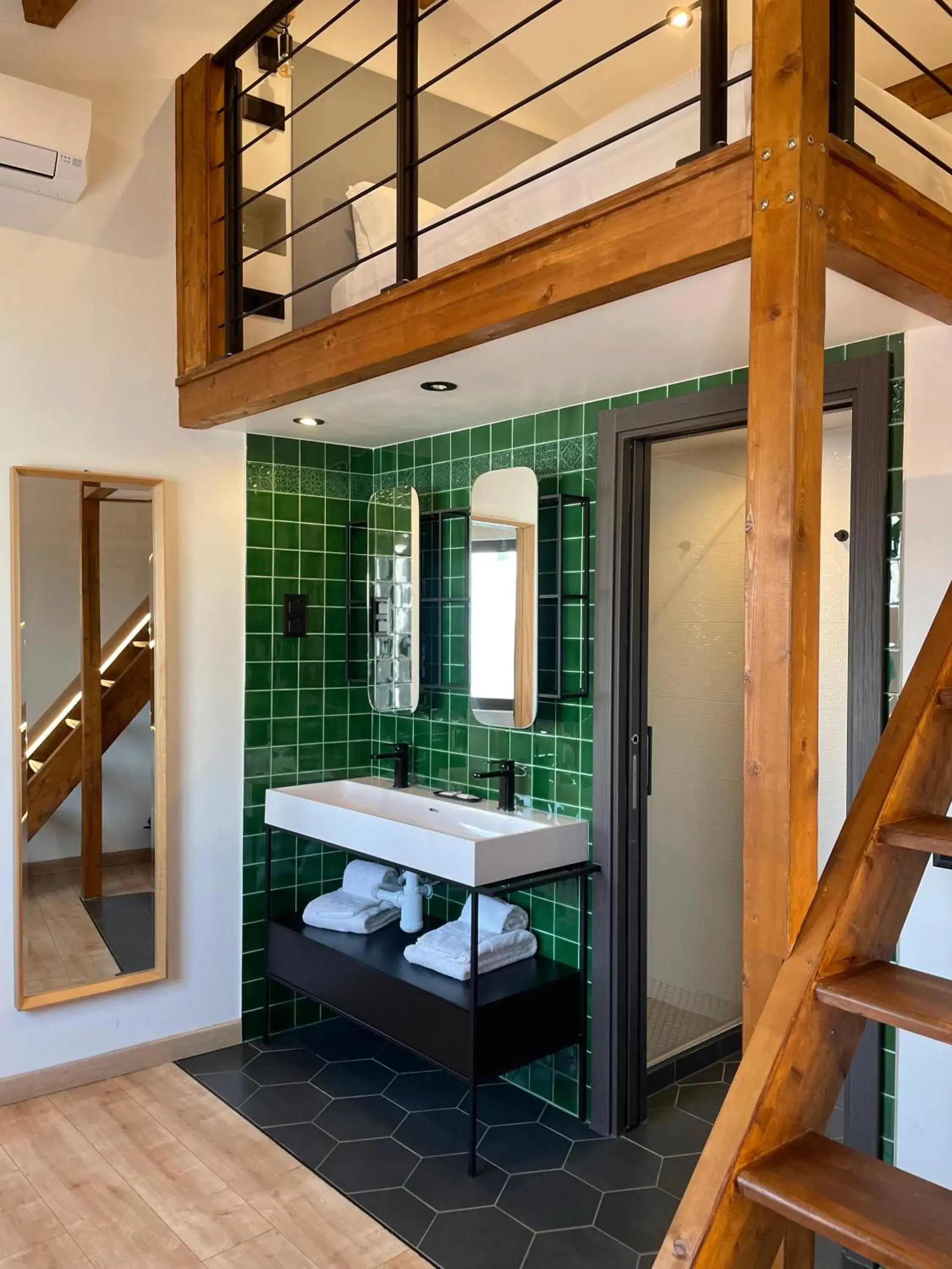 Deluxe Double Room with Shower in Casa Malpique Deluxe Double Room with Shower in Casa Malpique