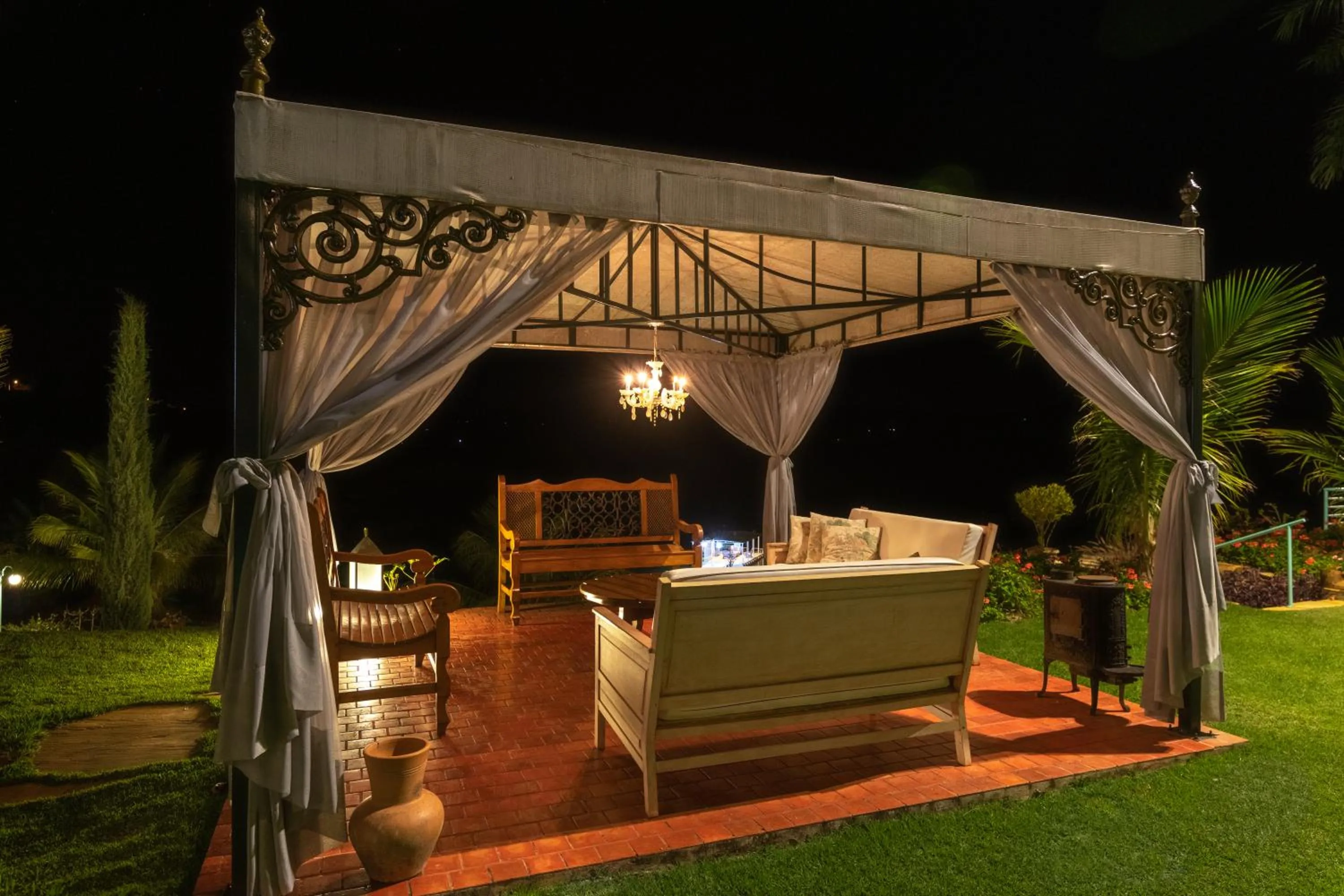 Garden in BellaMinas Pousada