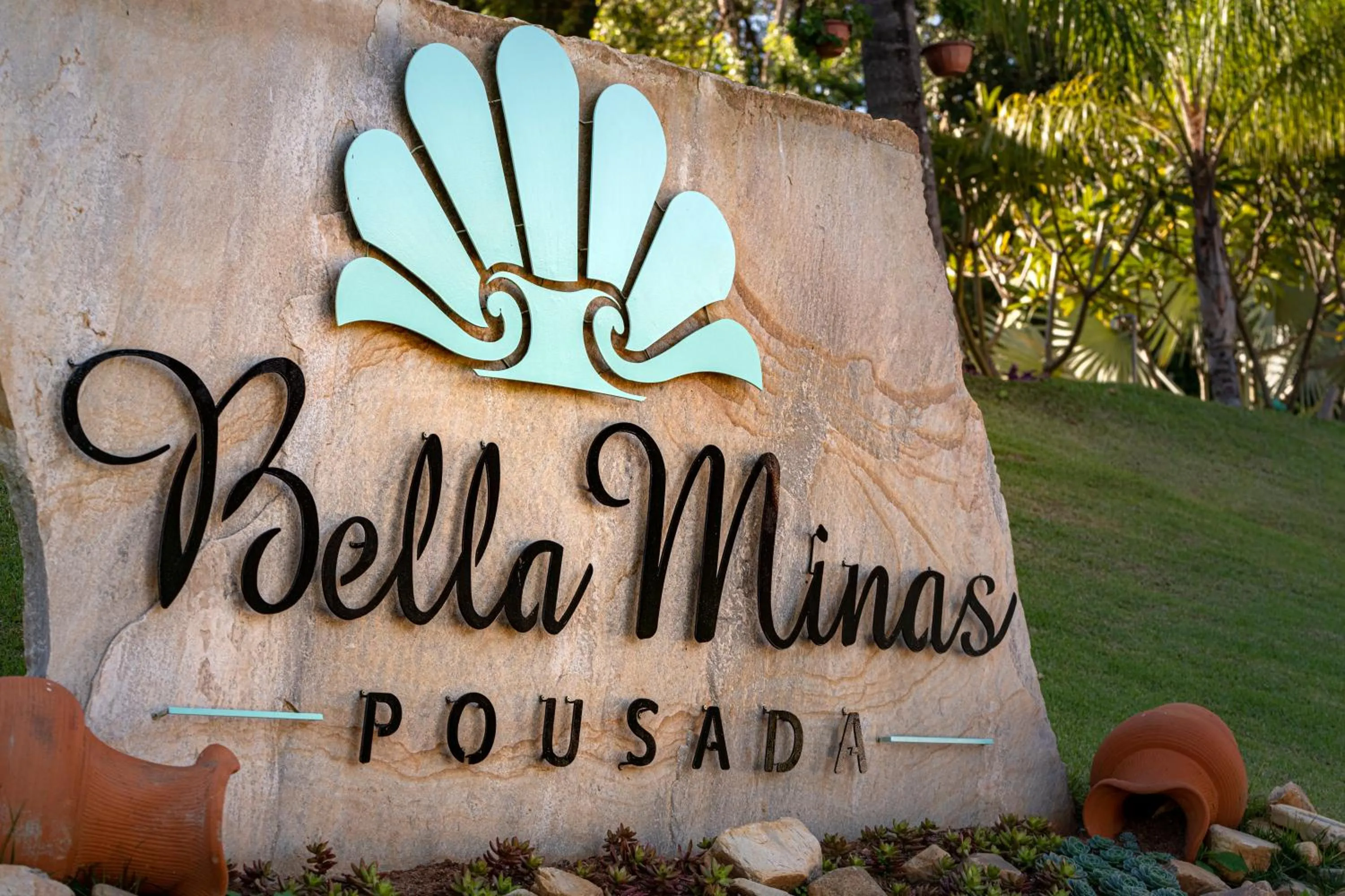 Logo/Certificate/Sign in BellaMinas Pousada