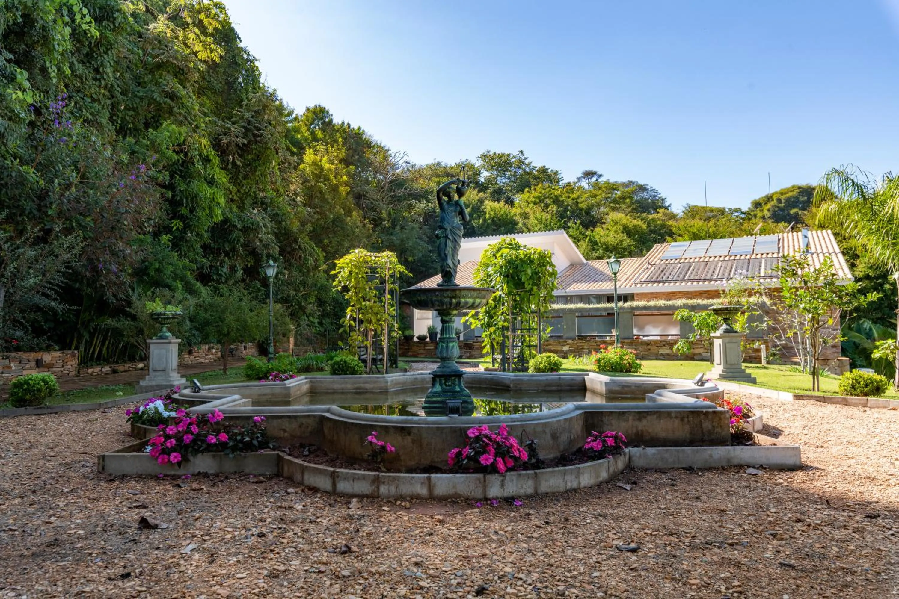 Garden in BellaMinas Pousada