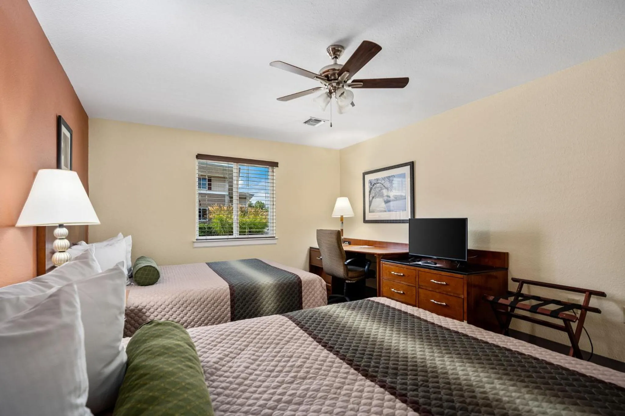 Bedroom, Bed in Affordable Suites of America Stafford Quantico
