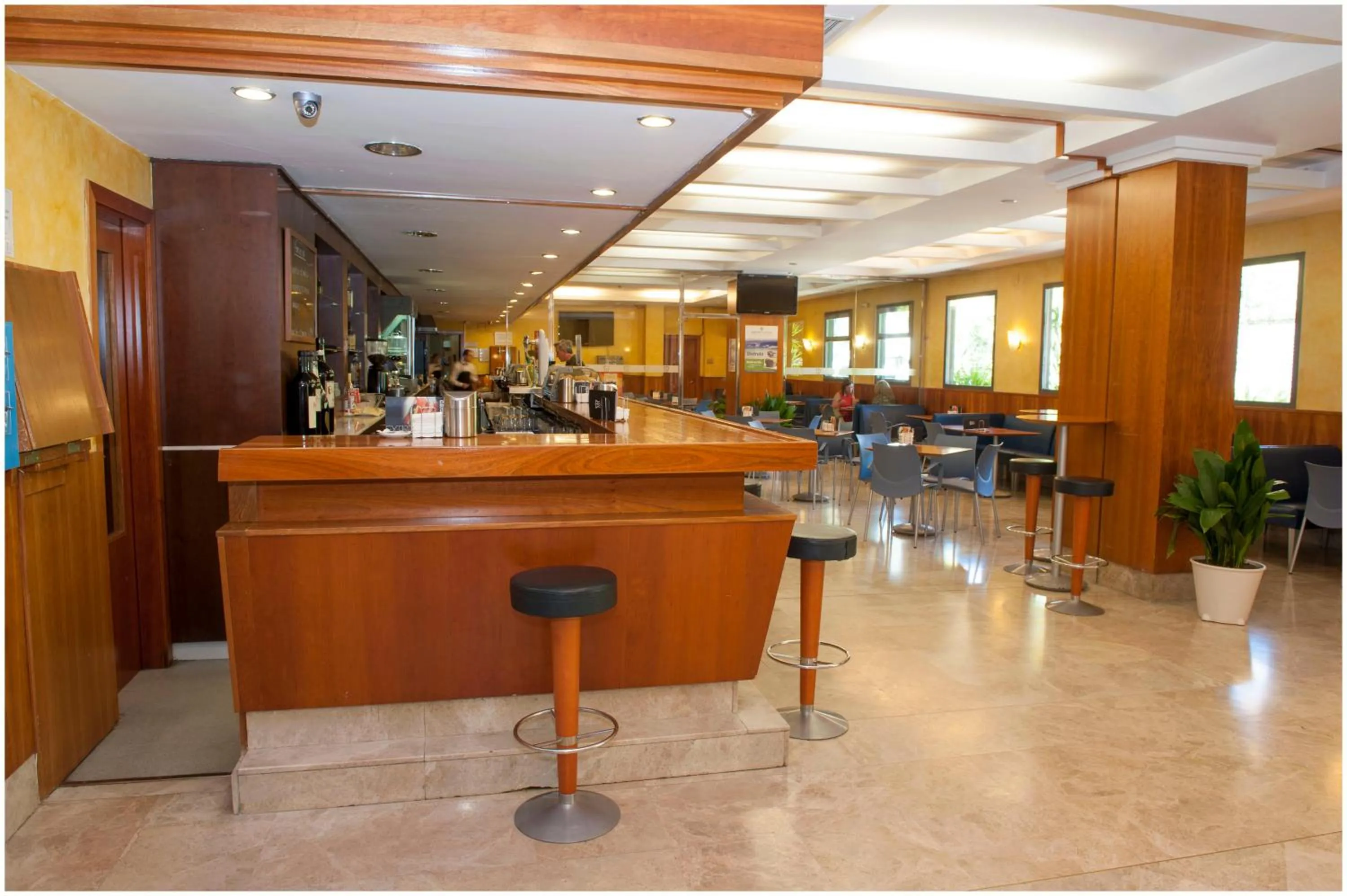 Lounge or bar in Extremadura Hotel