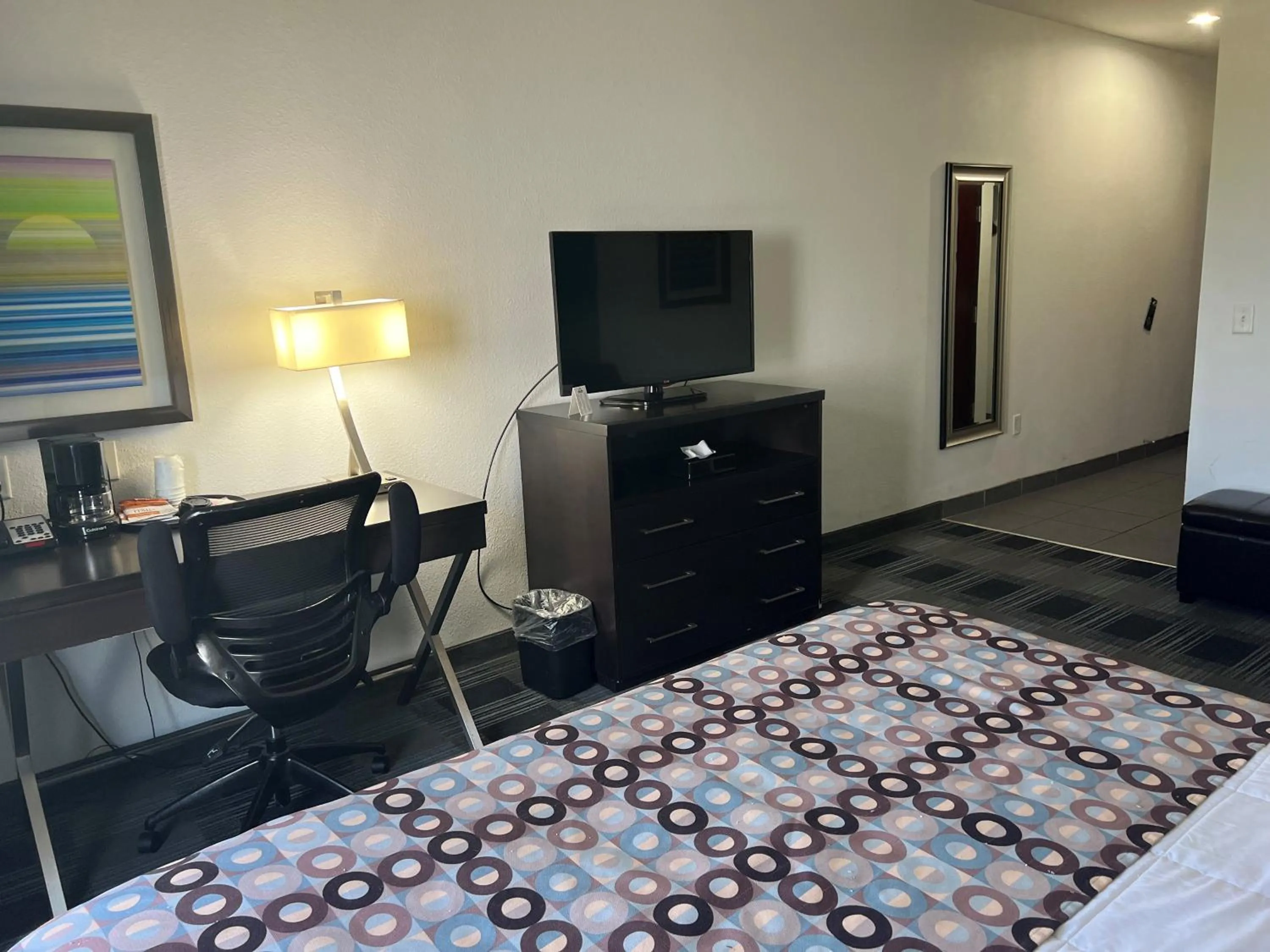 Bed in Days Inn by Wyndham Alva