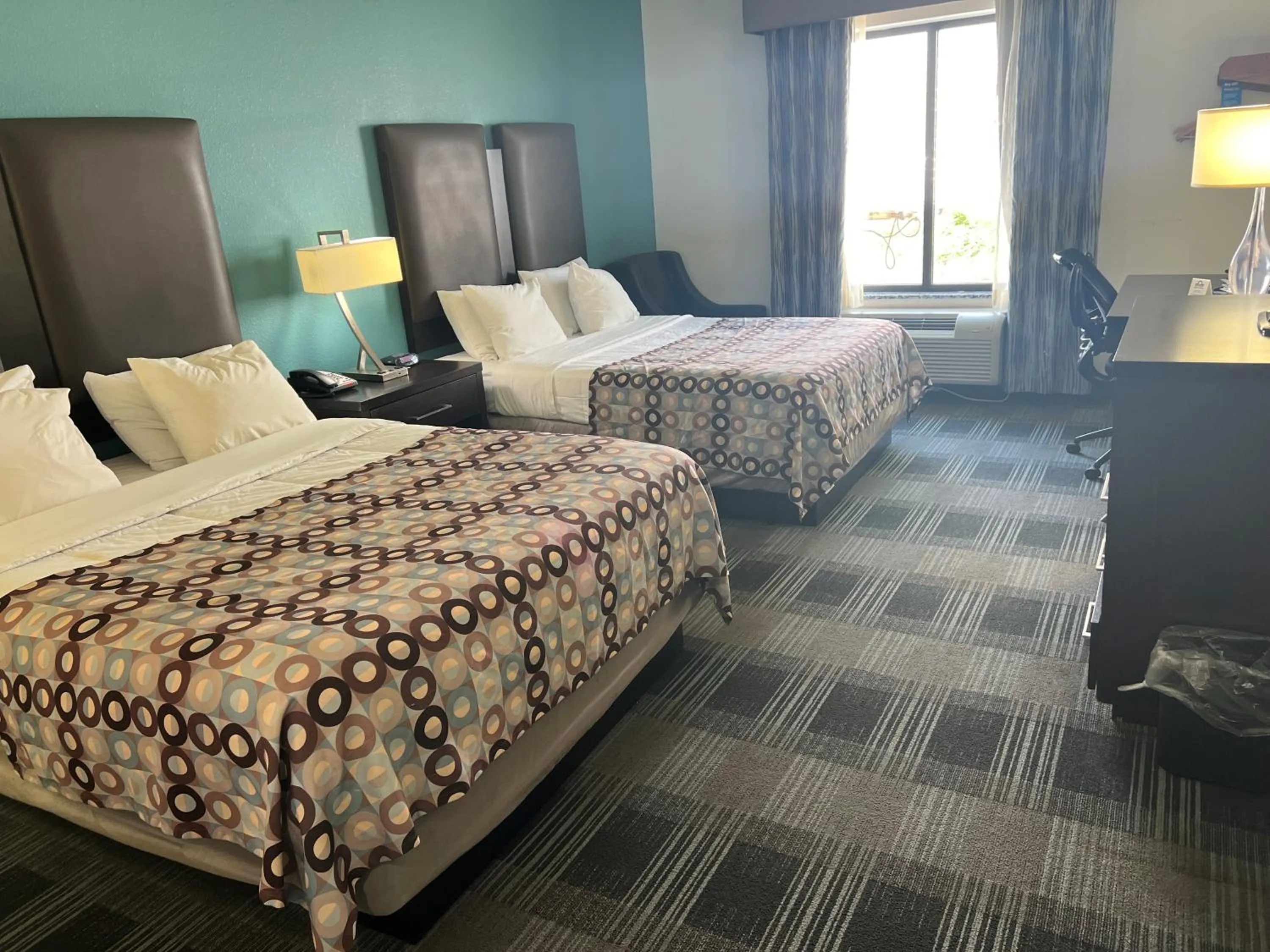 Bed in Days Inn by Wyndham Alva