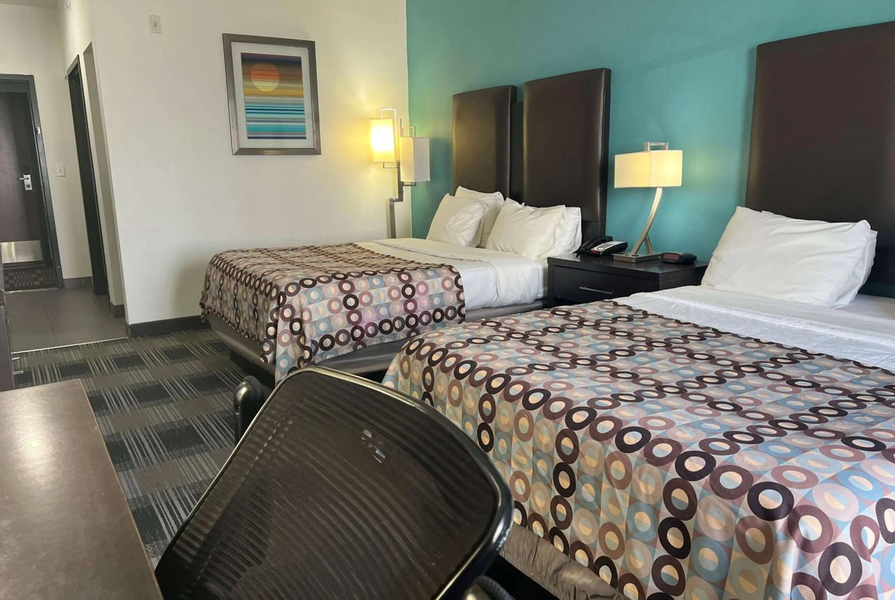 Photo of the whole room, Bed in Days Inn by Wyndham Alva