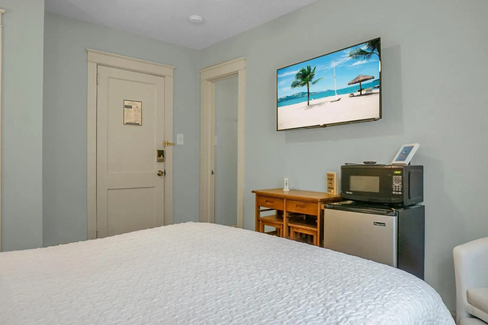 Bed in Carolina Beach Inn