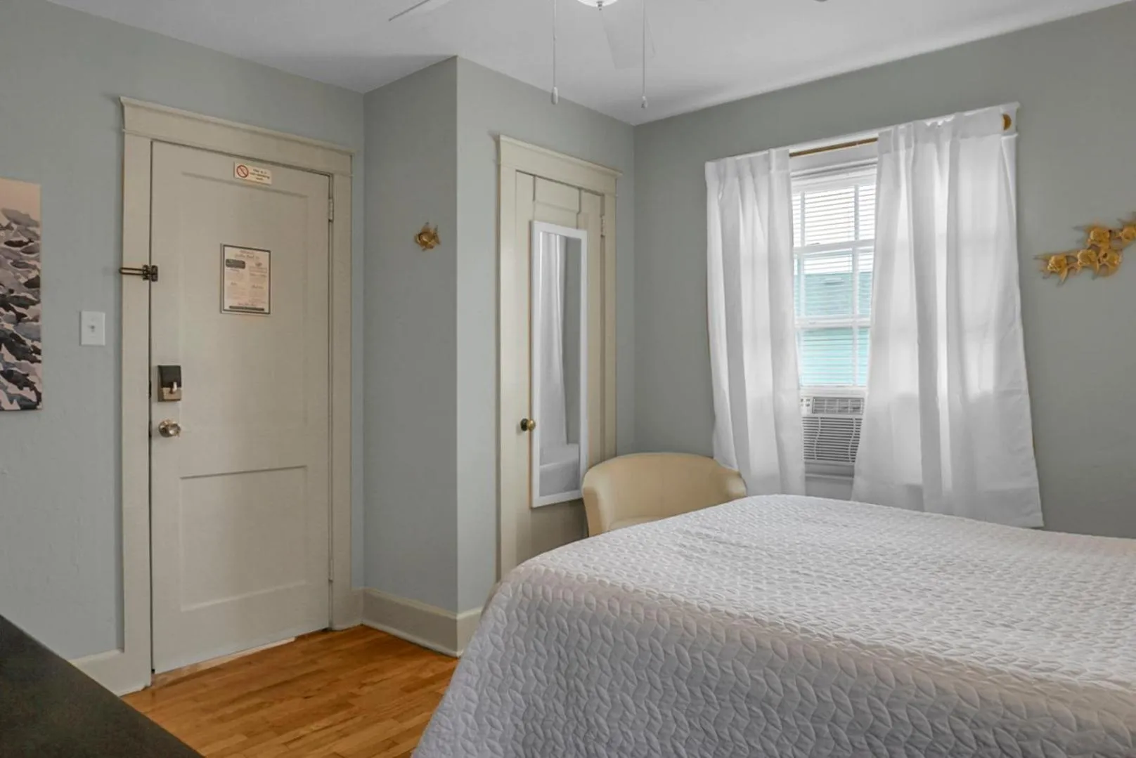 Bed in Carolina Beach Inn