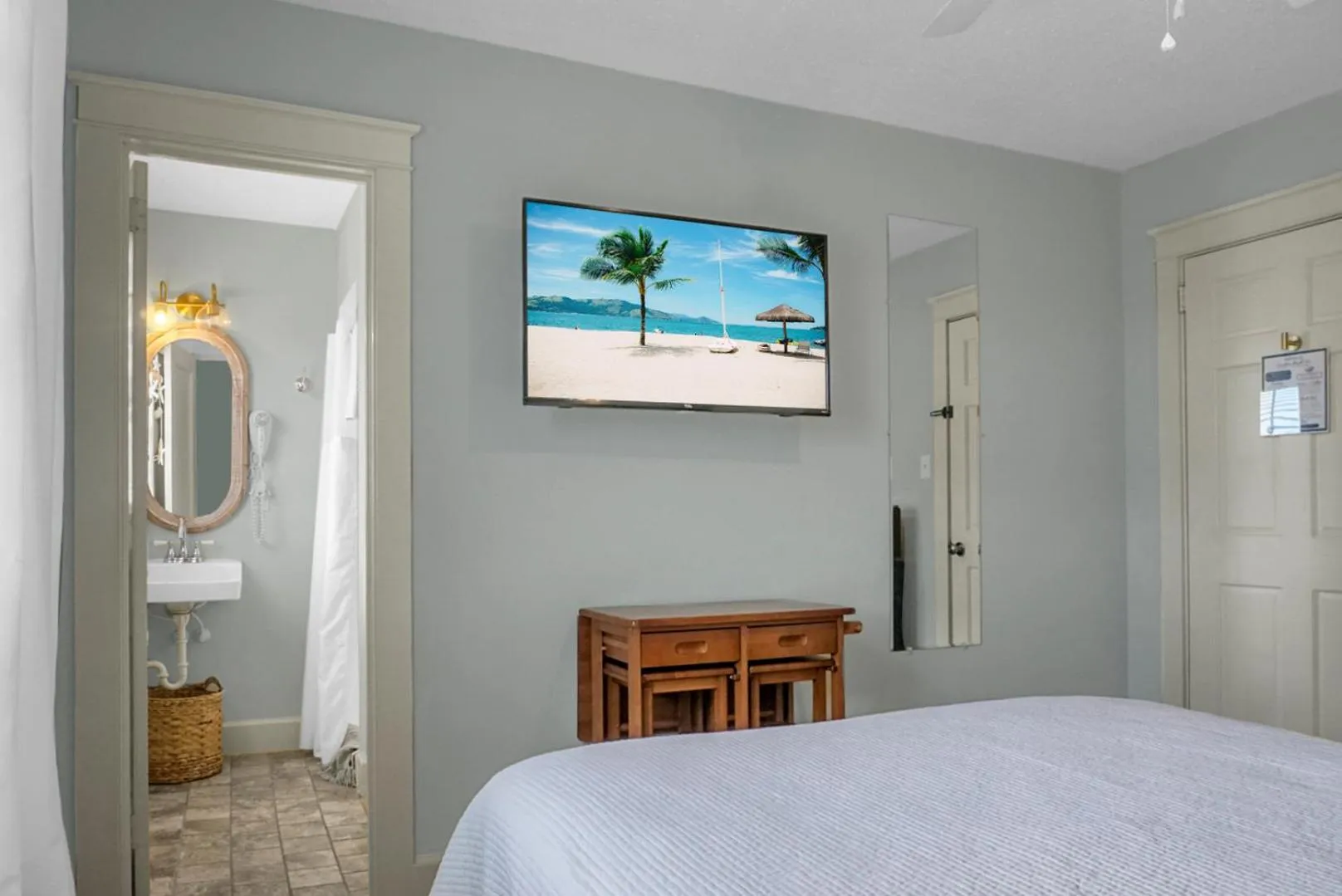 Bed in Carolina Beach Inn