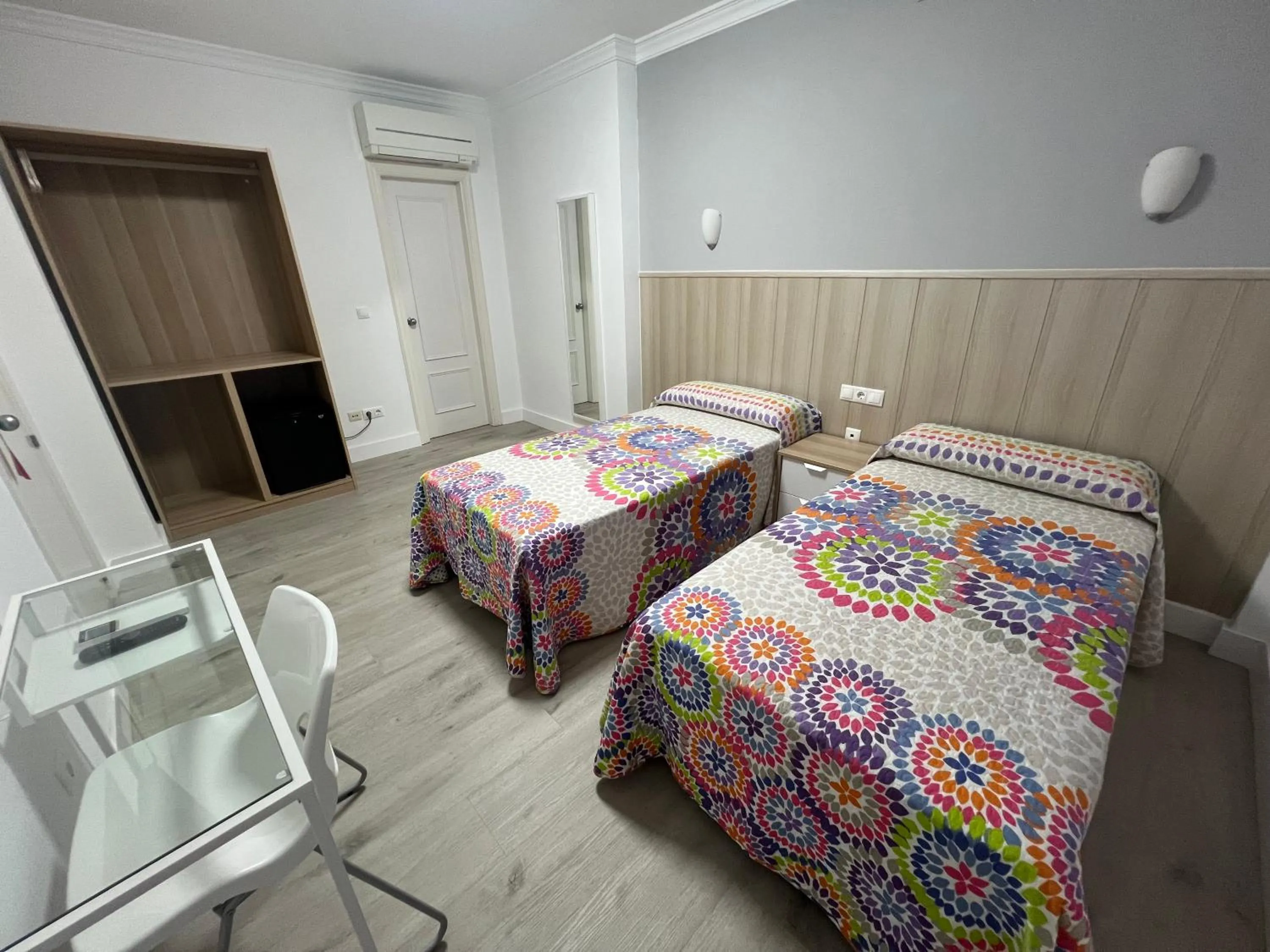 Bedroom, Bed in Hotel Dila