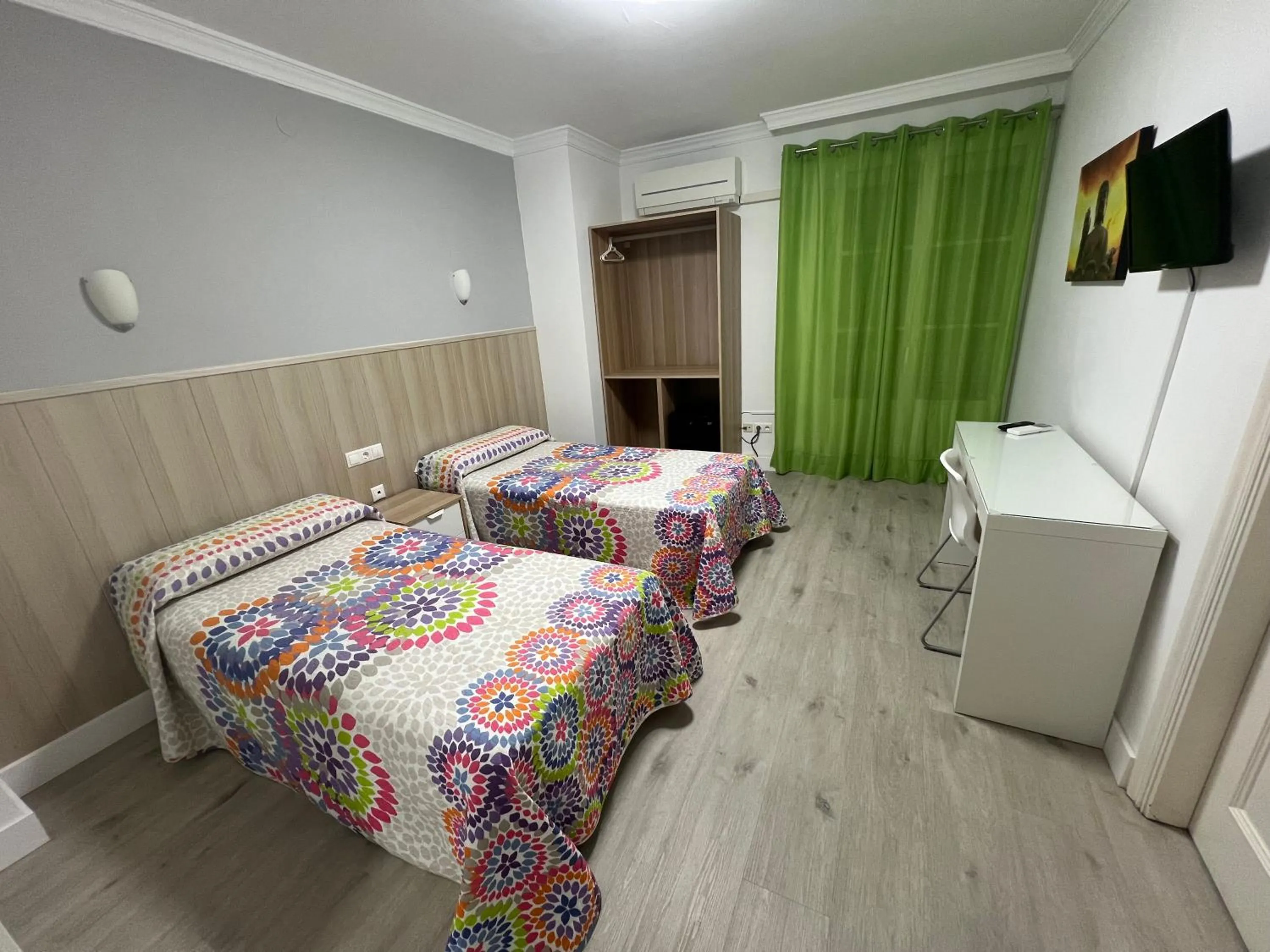 Bedroom, Bed in Hotel Dila