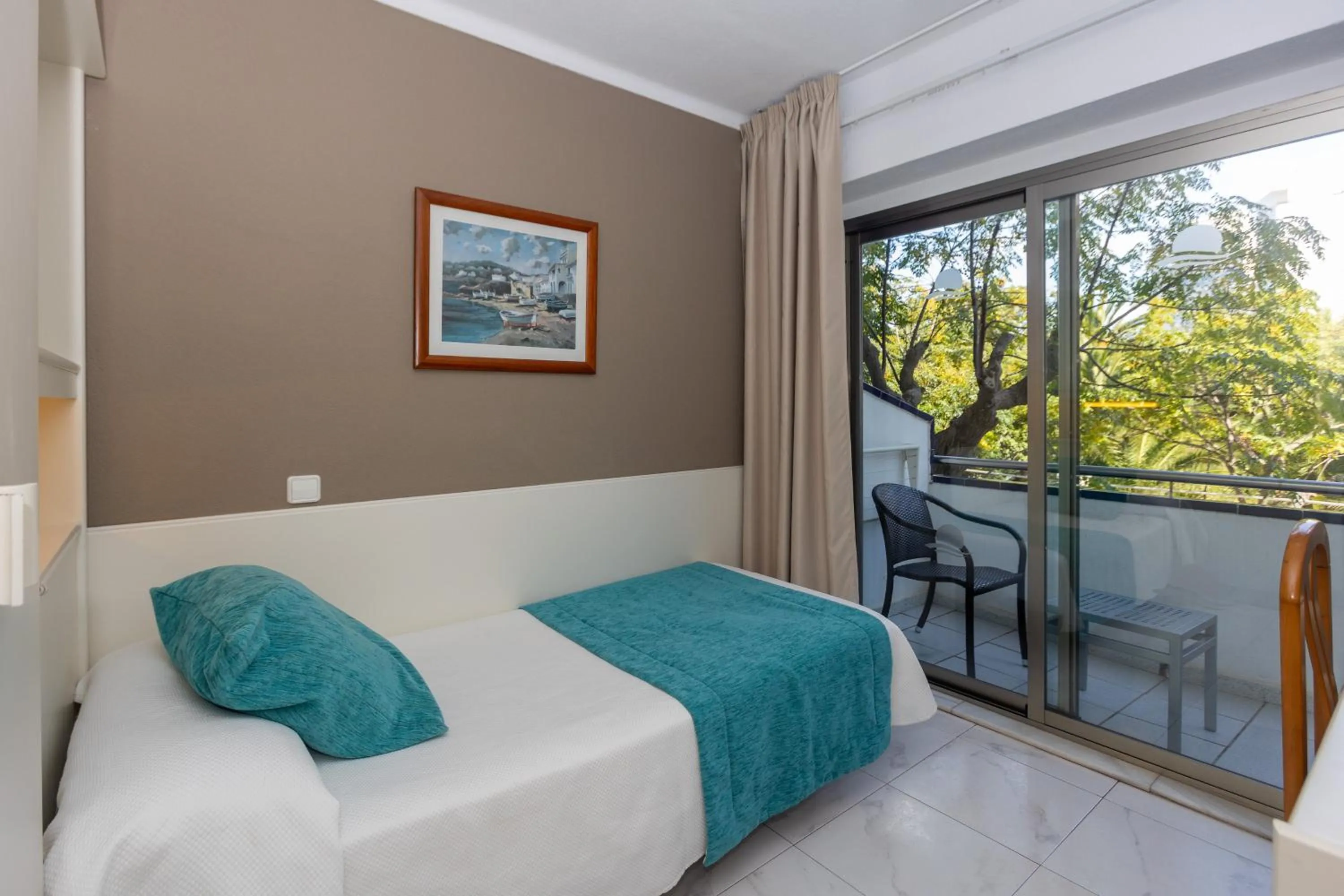 Photo of the whole room, Bed in Hotel Mariant