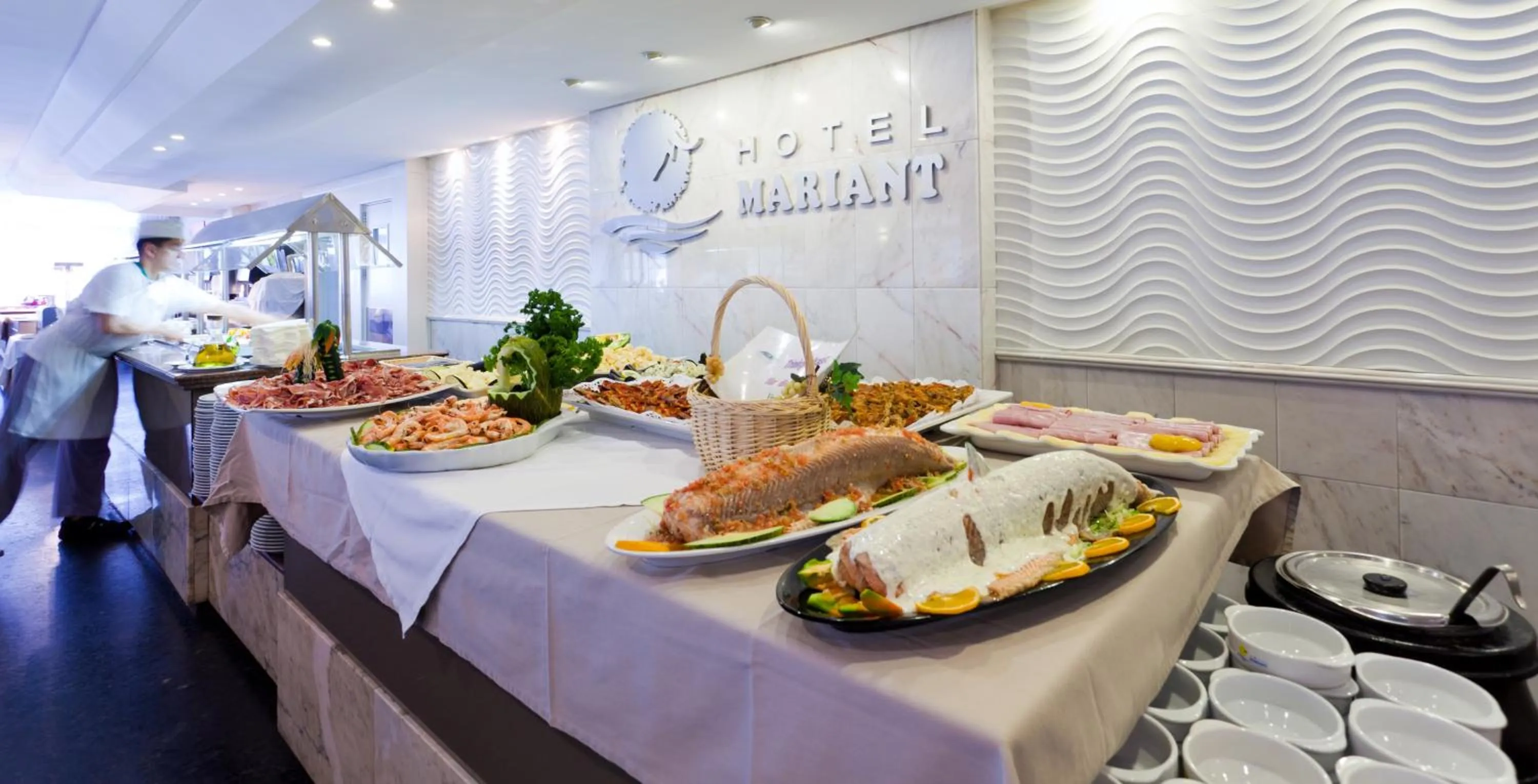 Restaurant/places to eat in Hotel Mariant