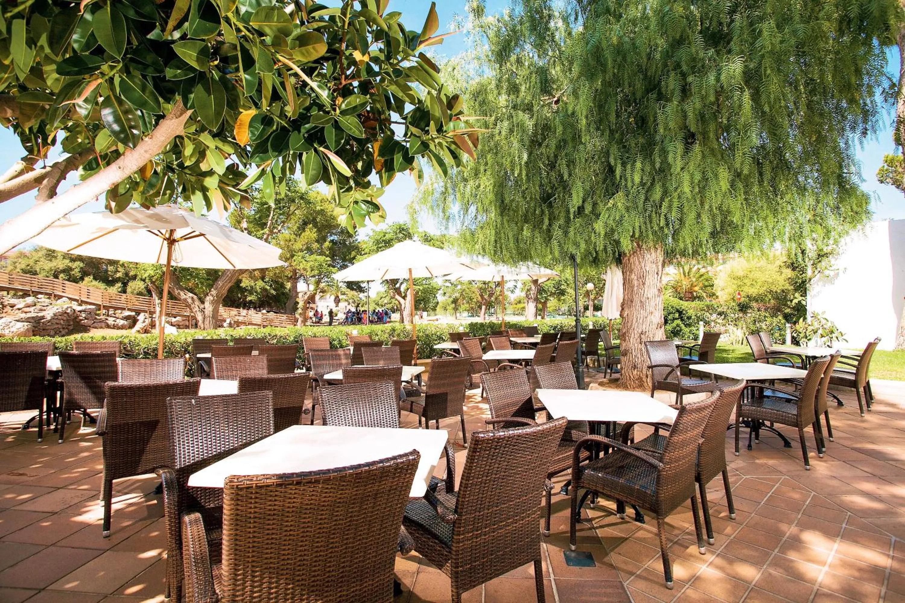 Restaurant/places to eat in Hotel Mariant