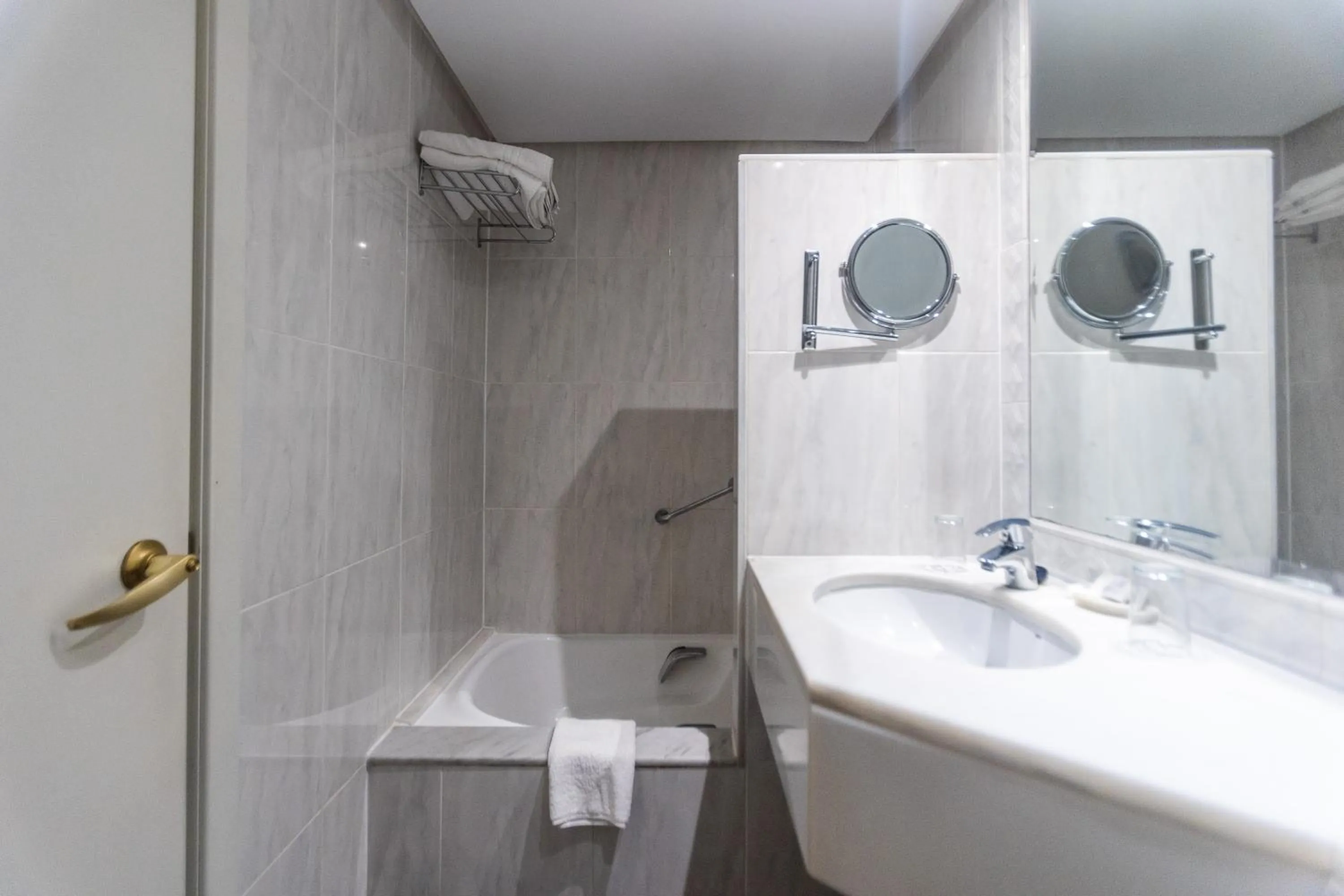 Bathroom in Hotel Mariant