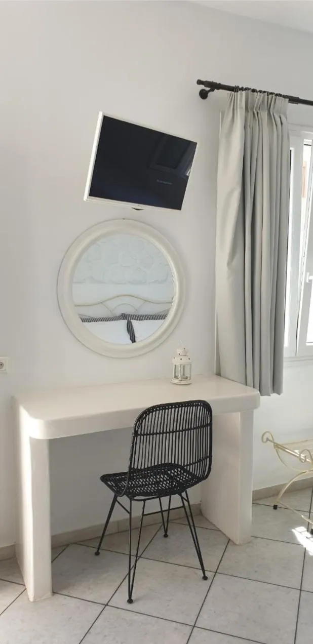 TV and multimedia in Naxos Dream Oniro Studios - Adults Only