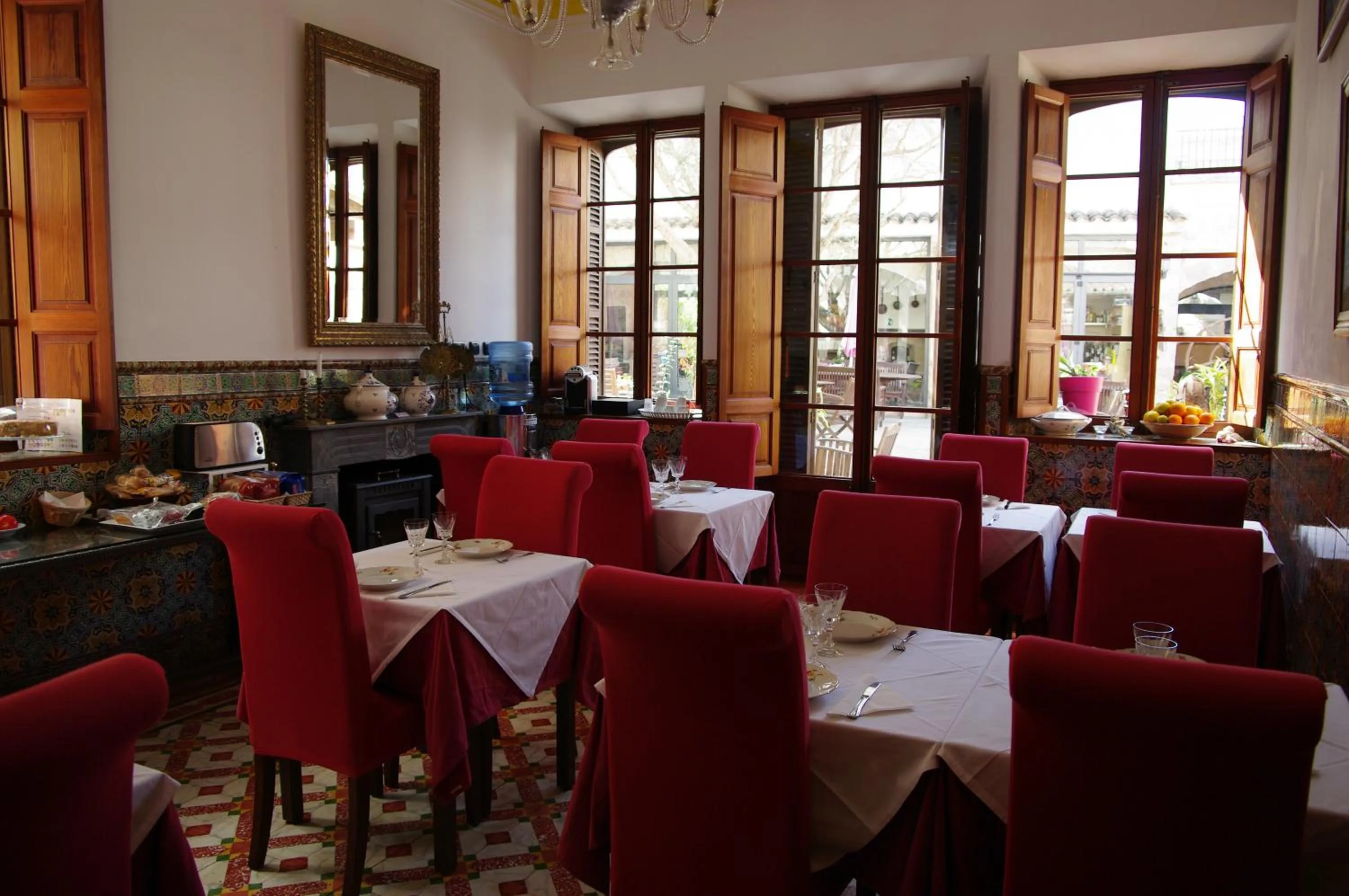 Buffet breakfast in Hotel Segles - Turismo de Interior