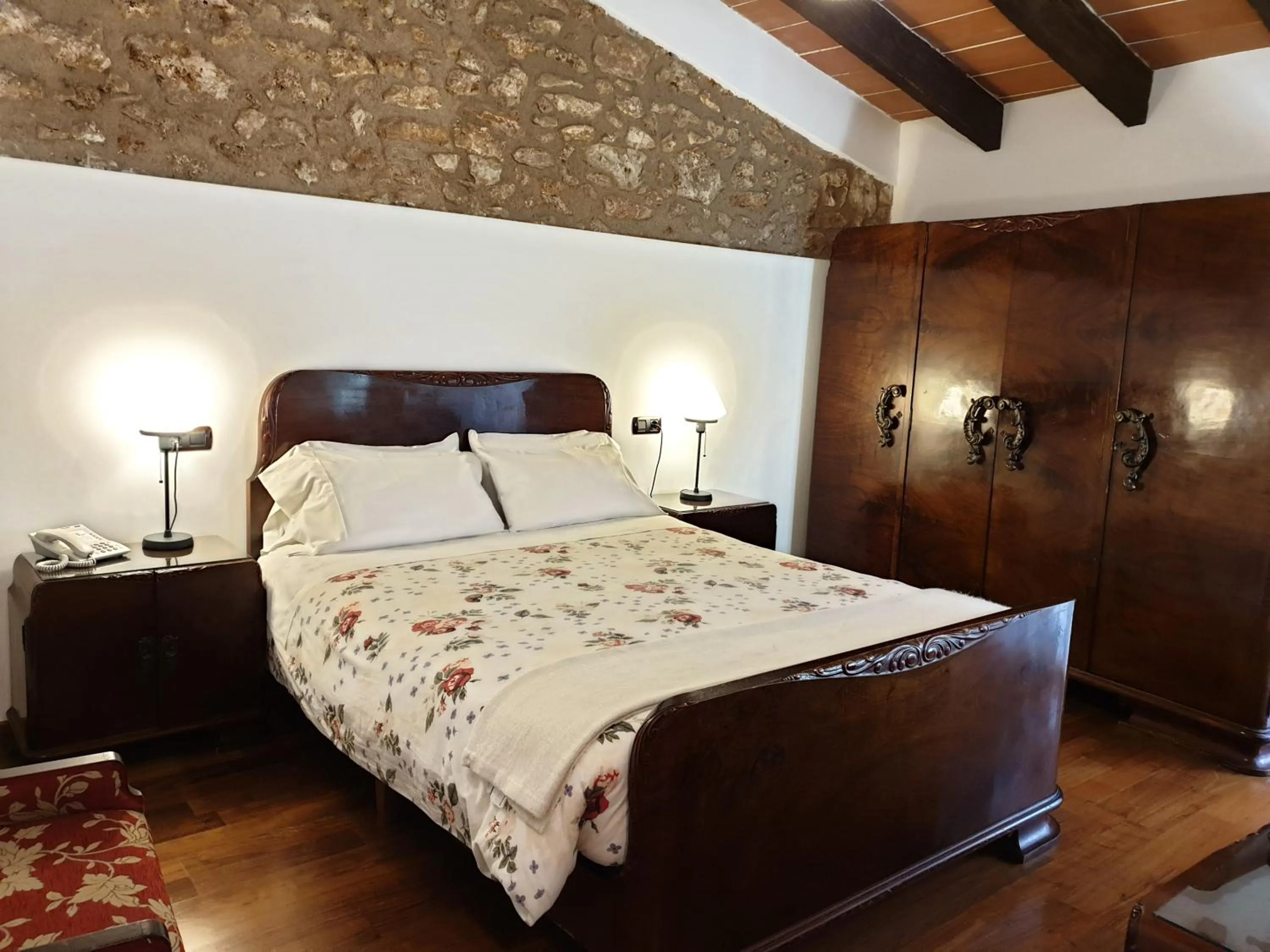 Bed in Hotel Segles - Turismo de Interior