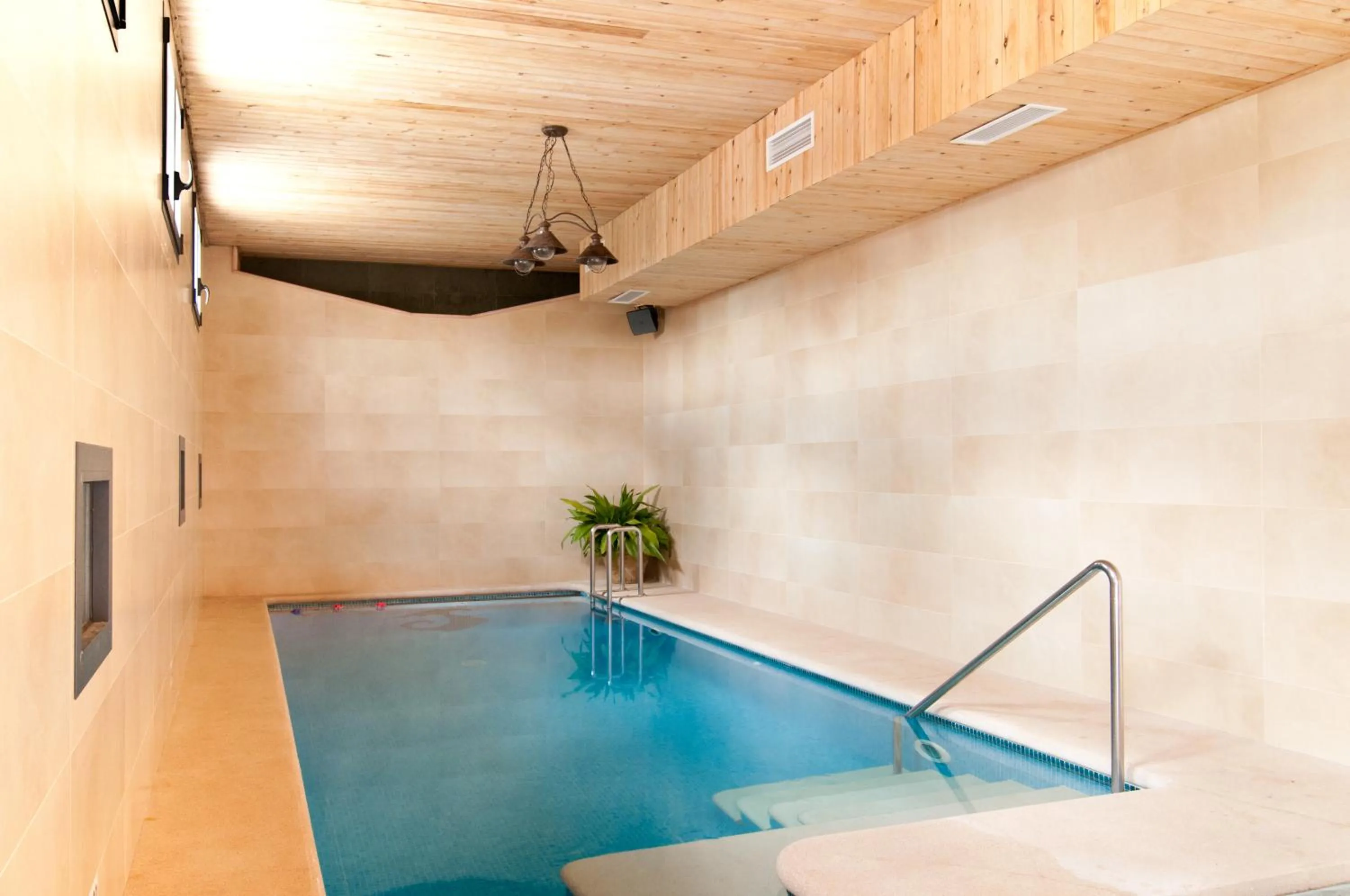 Swimming pool in Hotel Segles - Turismo de Interior
